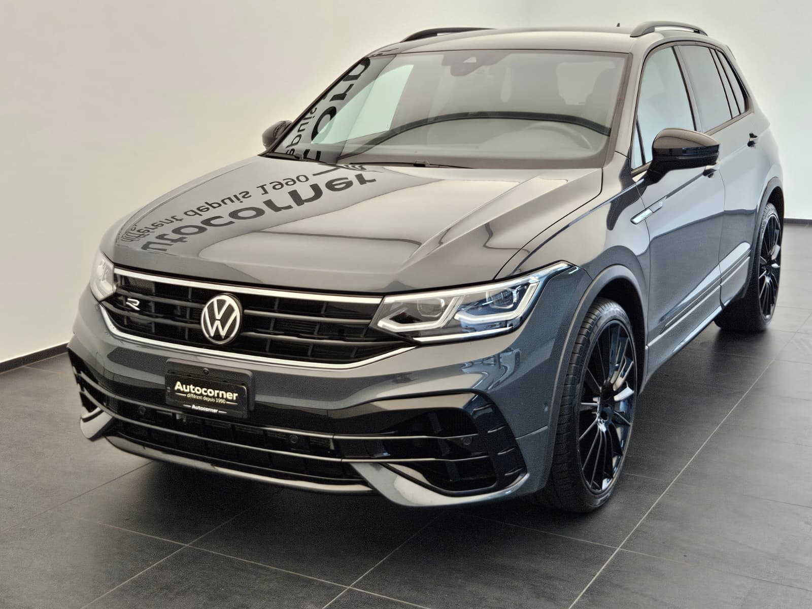 VW Tiguan 2.0TSI R 4Motion DSG-showroom-element-2