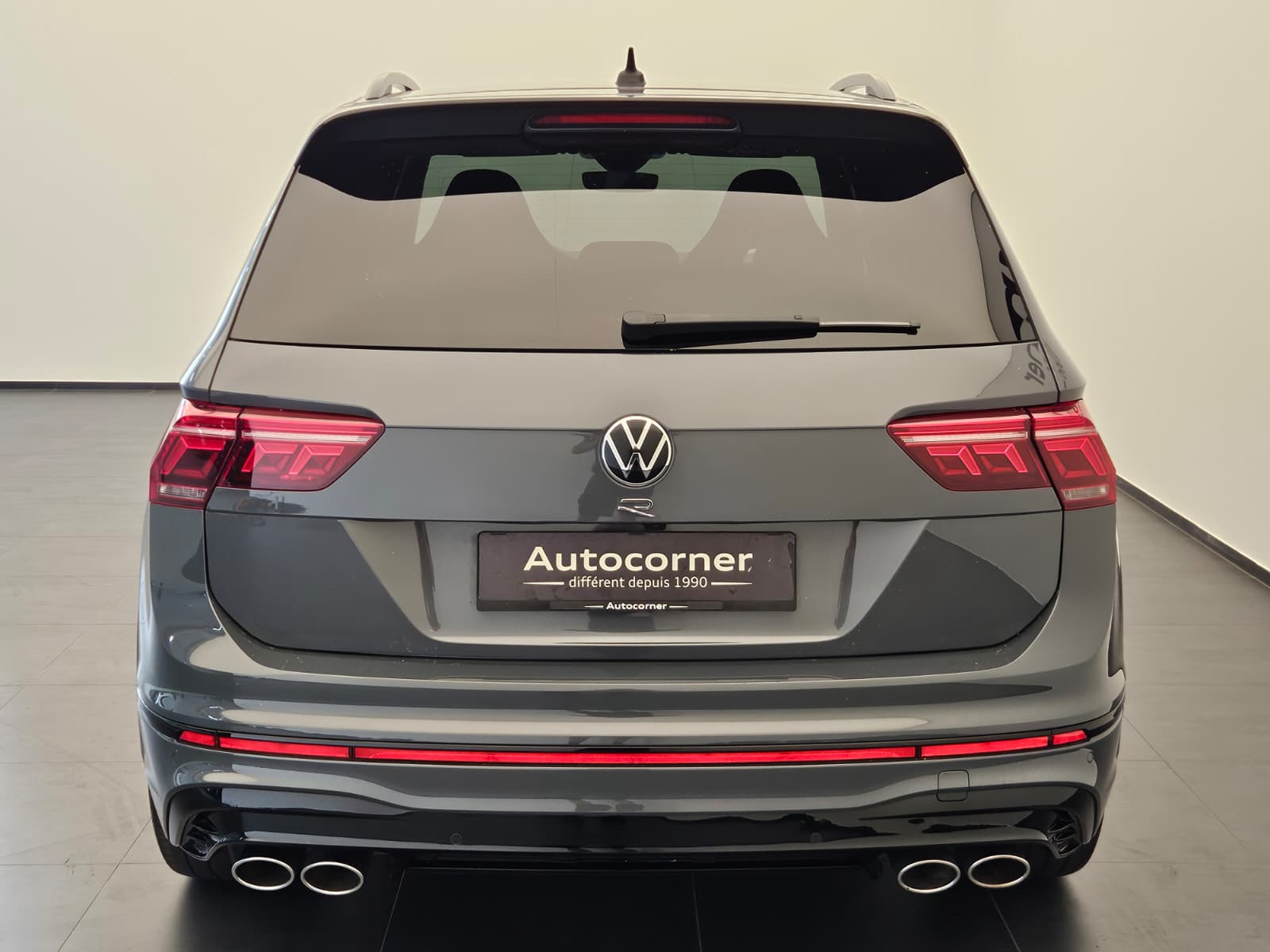 VW Tiguan 2.0TSI R 4Motion DSG-image-7
