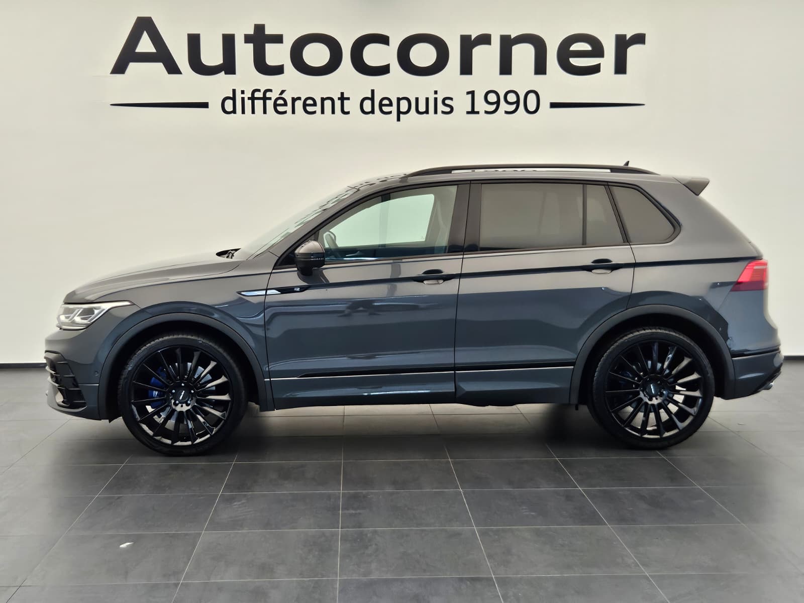 VW Tiguan 2.0TSI R 4Motion DSG-image-1