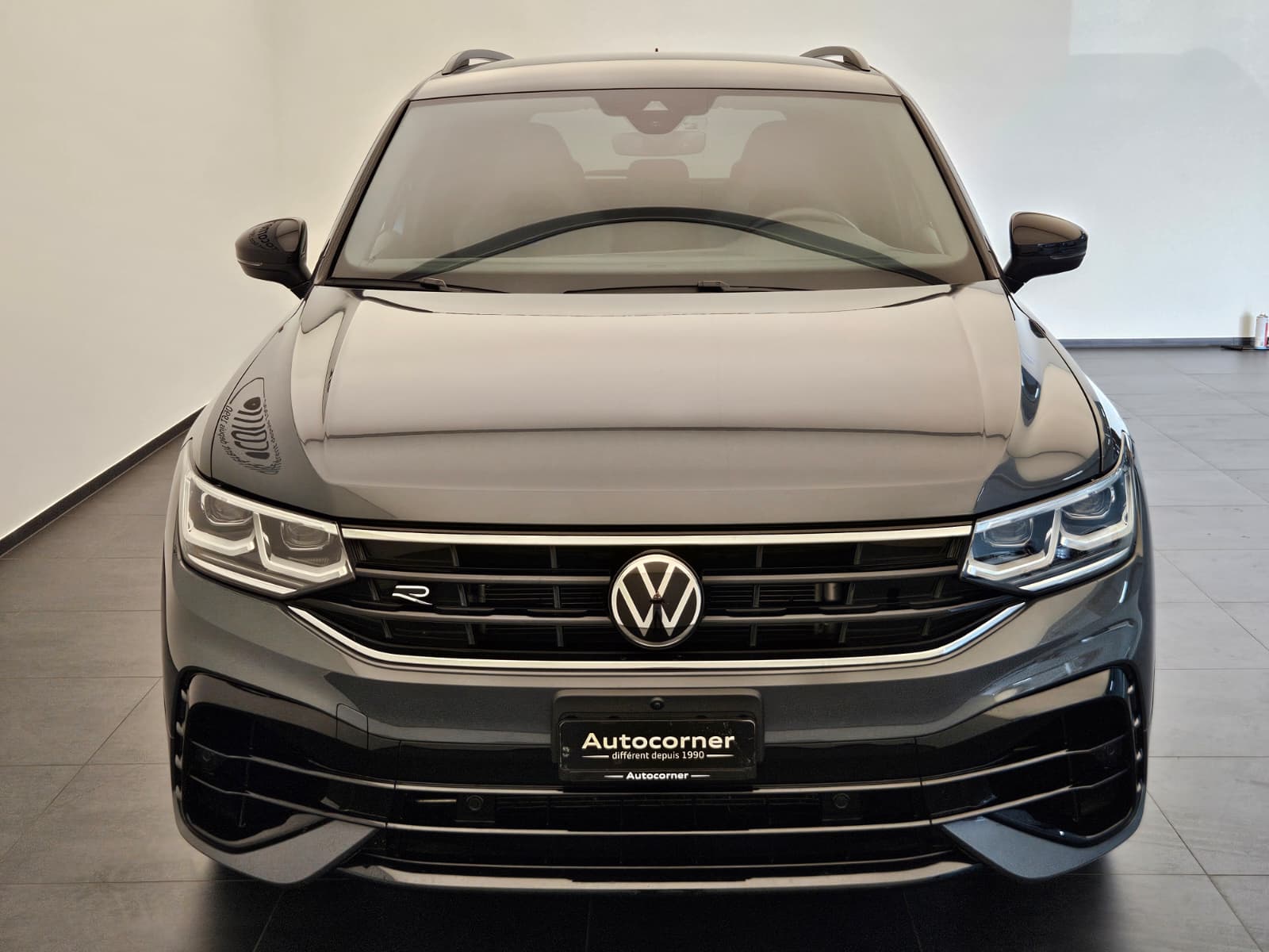 VW Tiguan 2.0TSI R 4Motion DSG-showroom-element-3