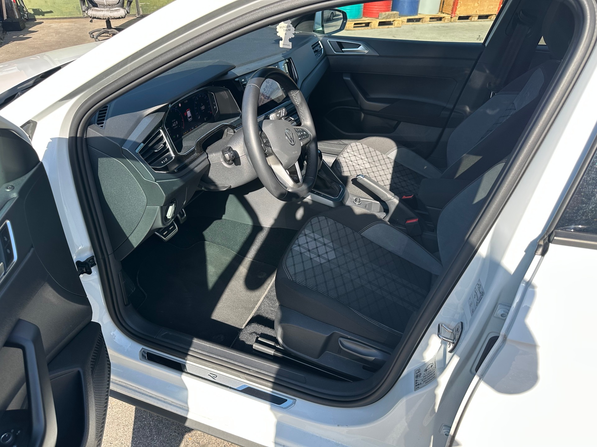 VW Polo 1.0 TSI R-Line DSG-image-8
