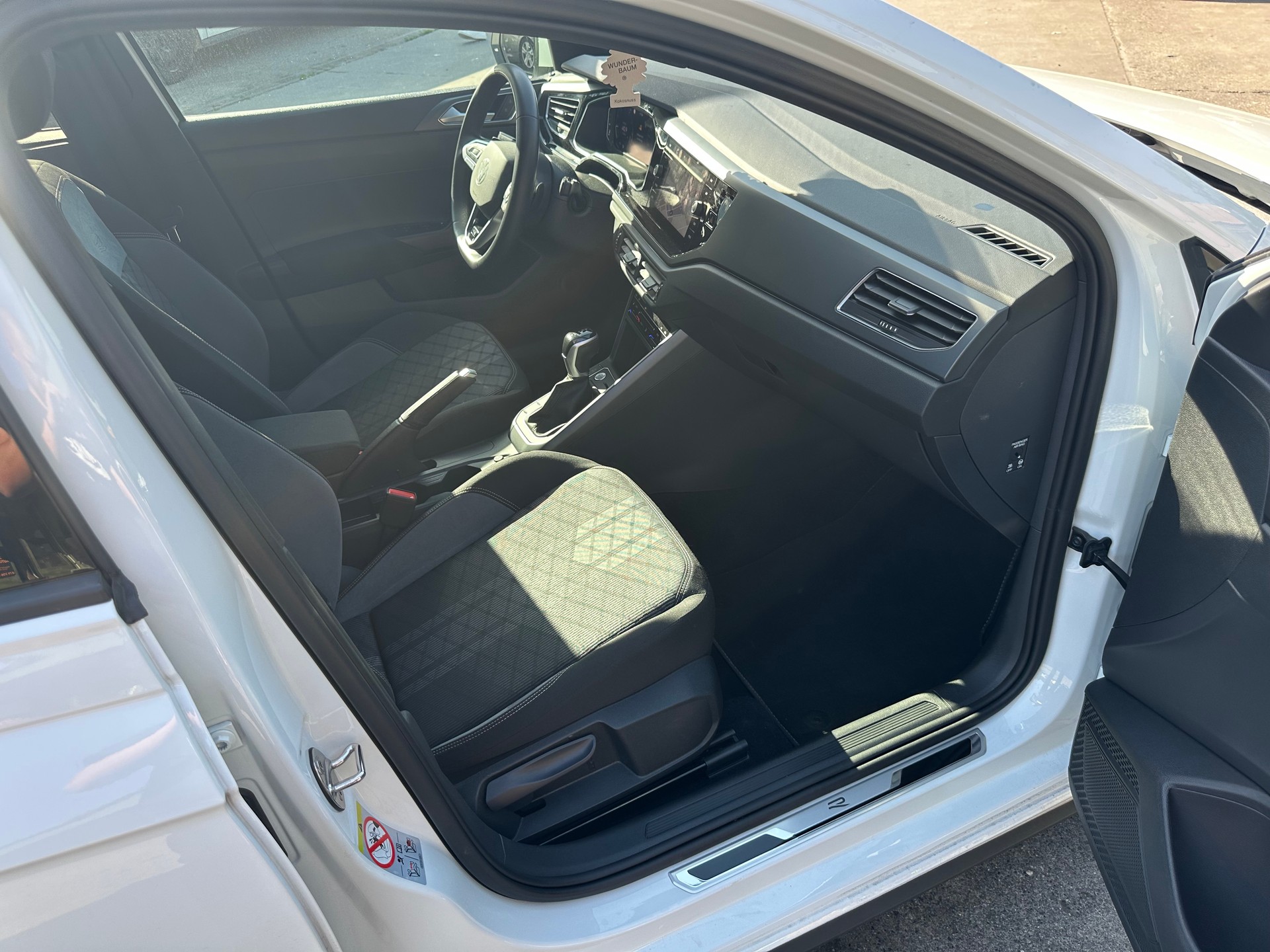 VW Polo 1.0 TSI R-Line DSG-image-12