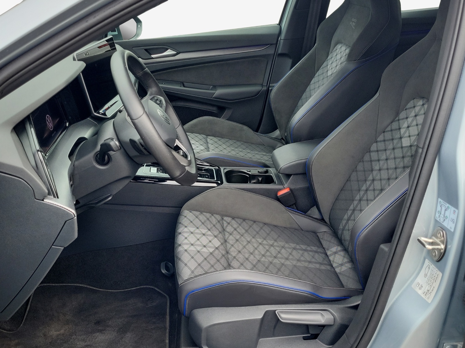 VW Golf 1.5 e TSI mHEV R-Line DSG-image-7