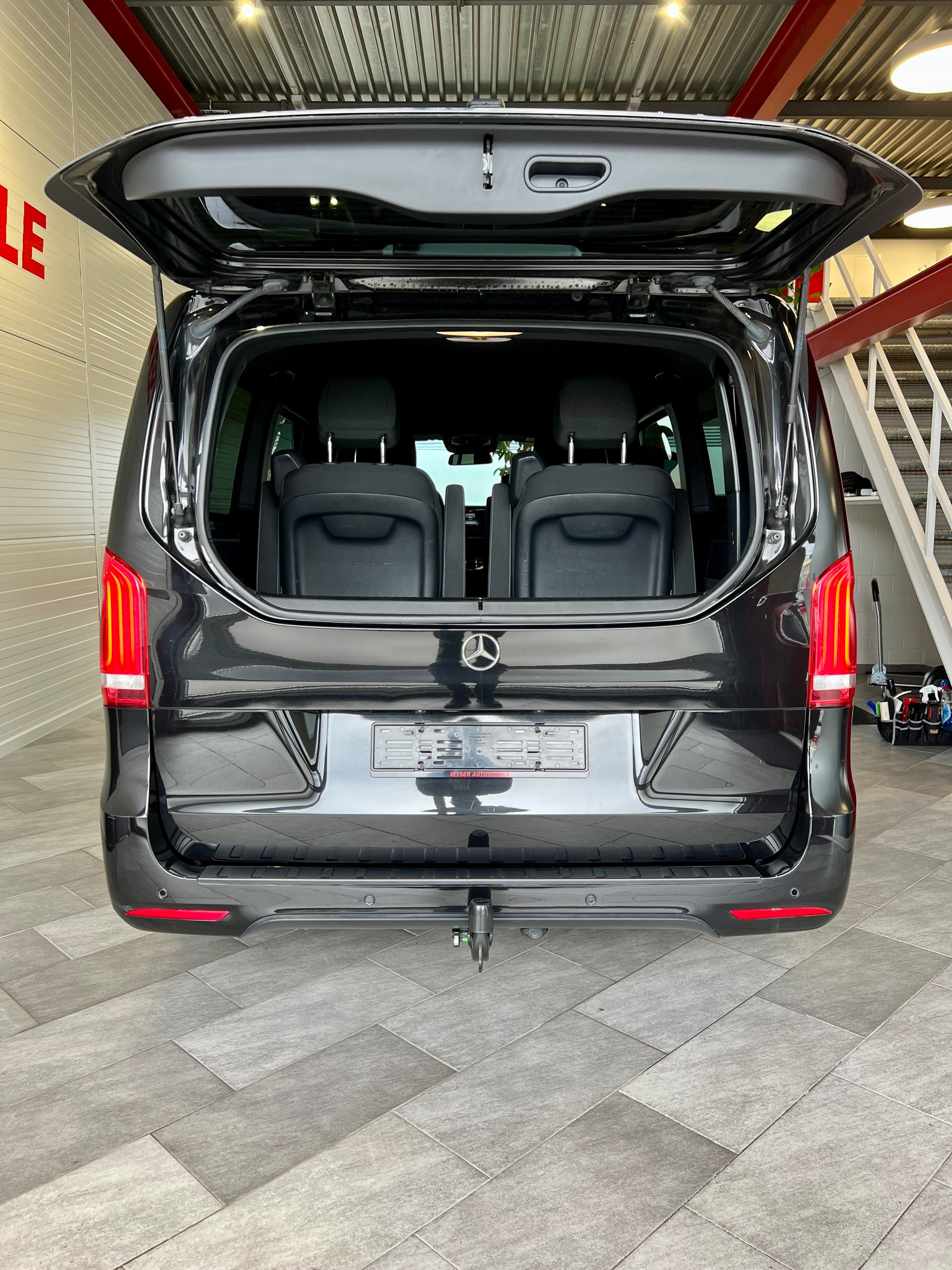 MERCEDES-BENZ V 250 d lang 4Matic 7G-Tronic *AMG Line*-image-17