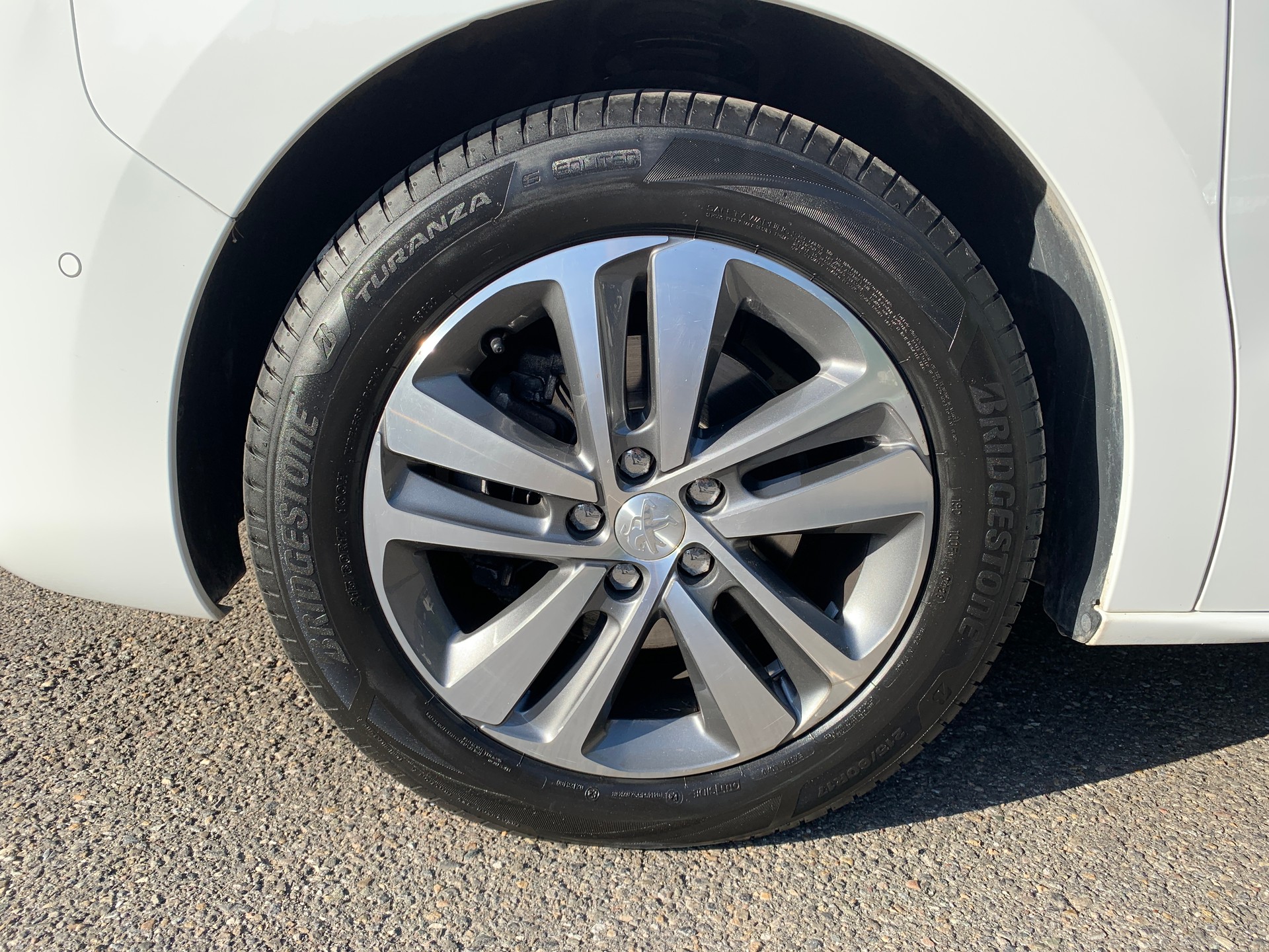 PEUGEOT Traveller 2.0 BlueHDi Allure Standard EAT-image-6