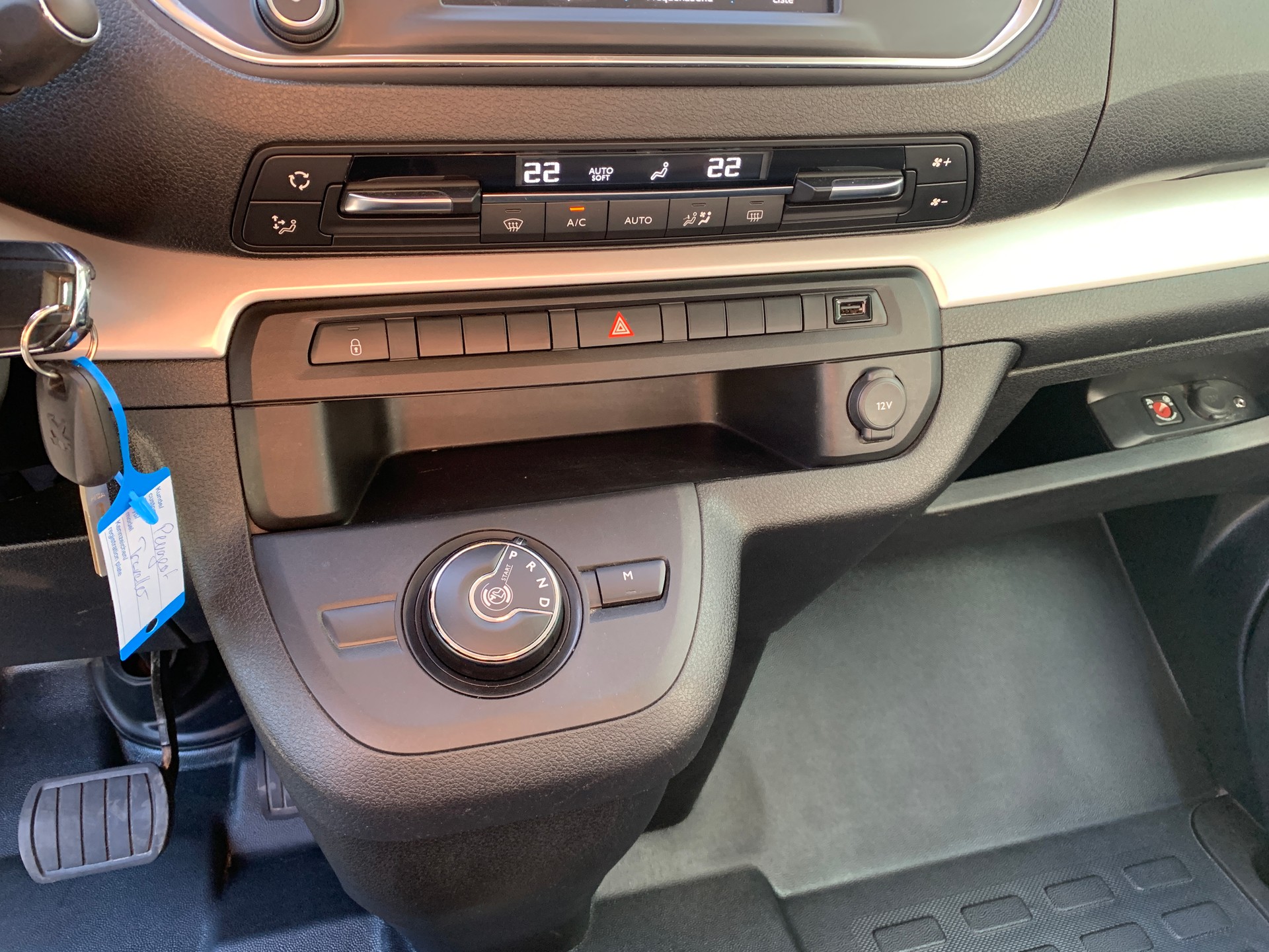 PEUGEOT Traveller 2.0 BlueHDi Allure Standard EAT-image-13
