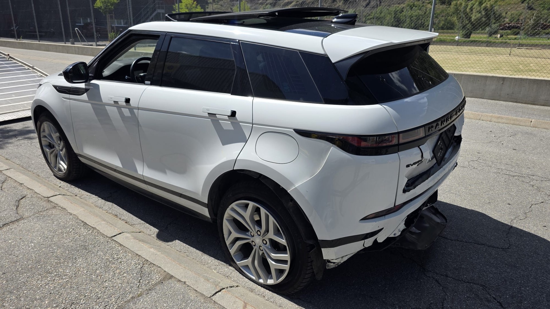 LAND ROVER Range Rover Evoque R-Dynamic P 300e AB AT8-image-5