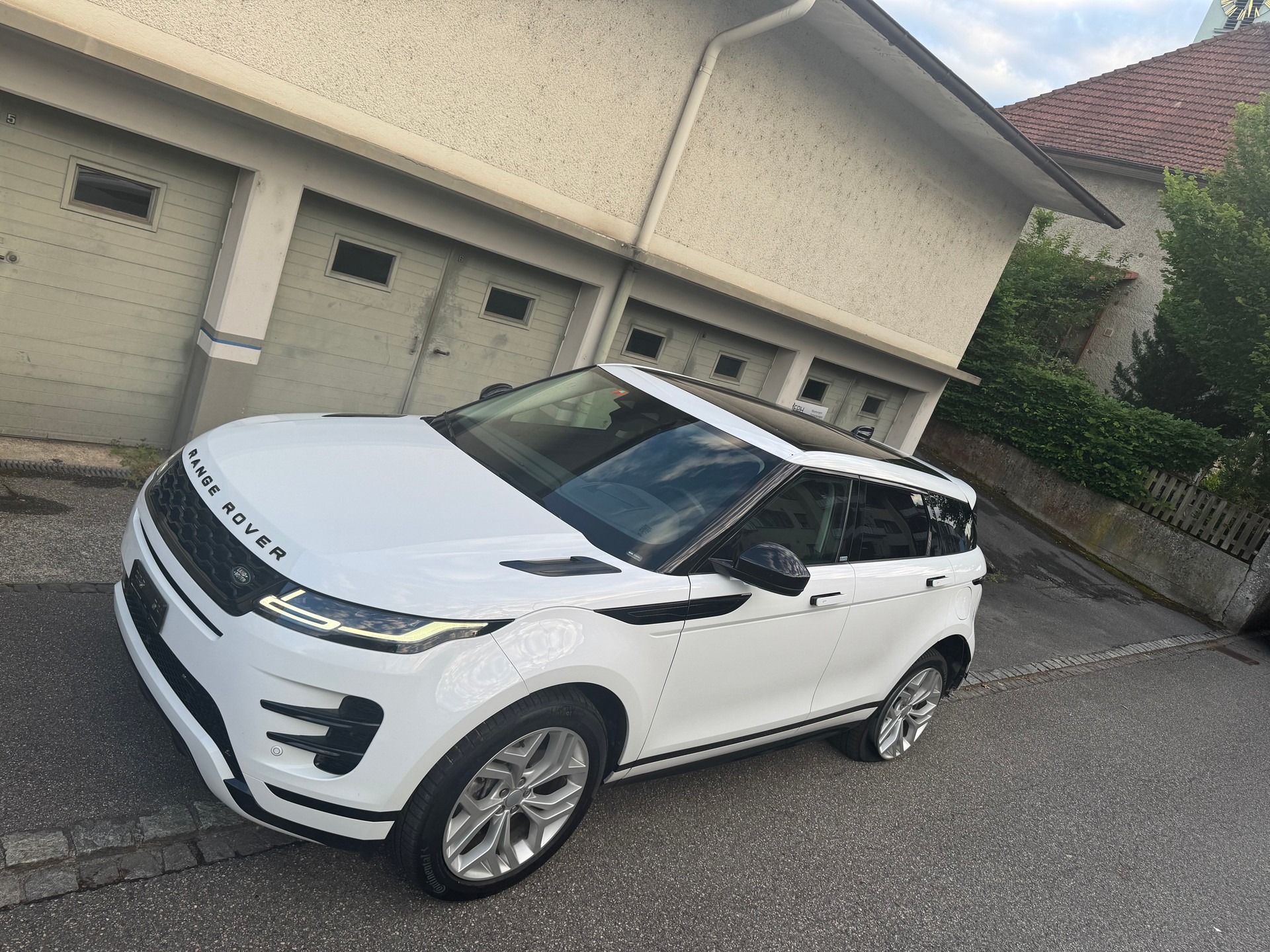 LAND ROVER Range Rover Evoque R-Dynamic P 300e AB AT8