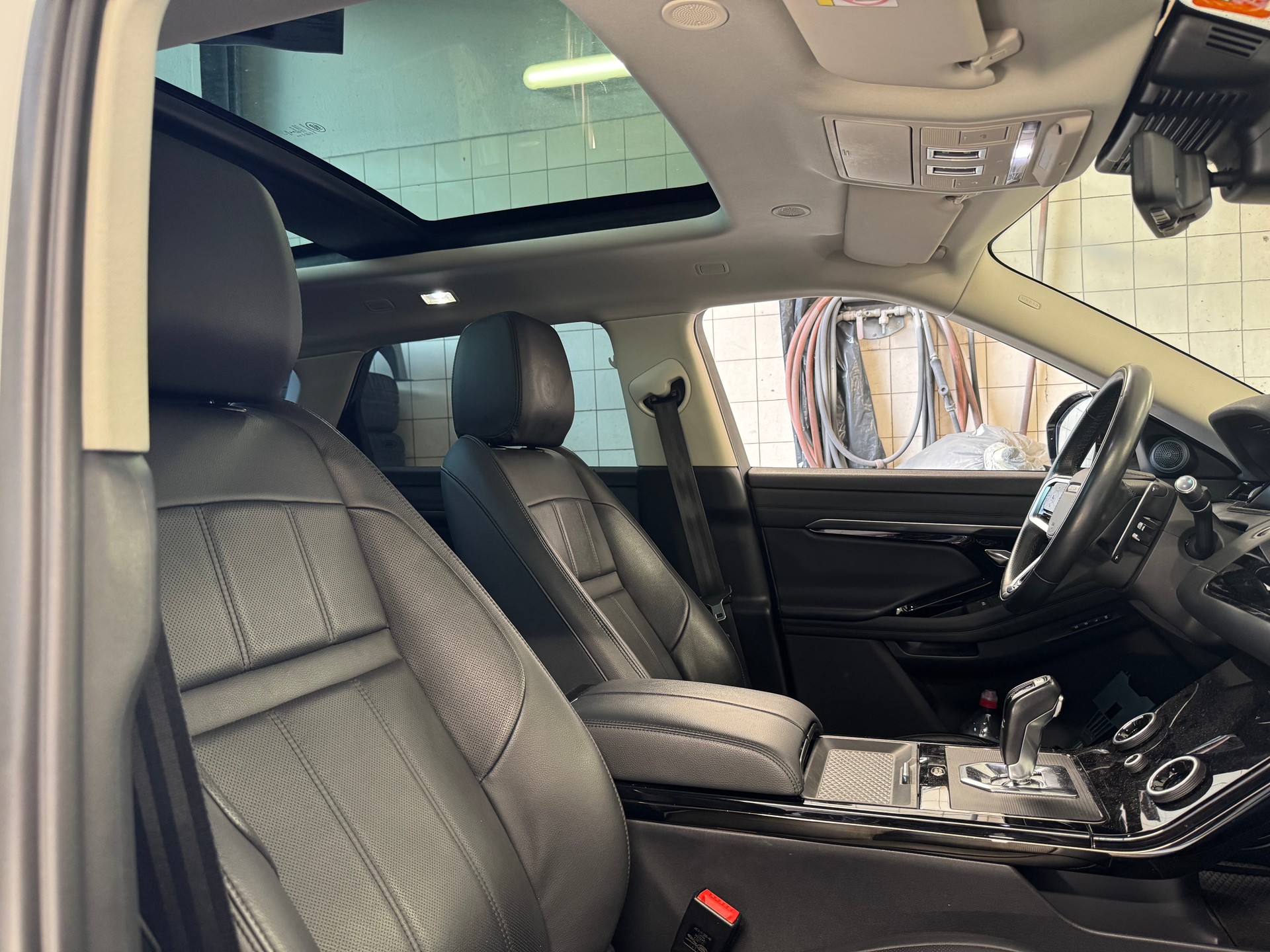 LAND ROVER Range Rover Evoque R-Dynamic P 300e AB AT8-image-8