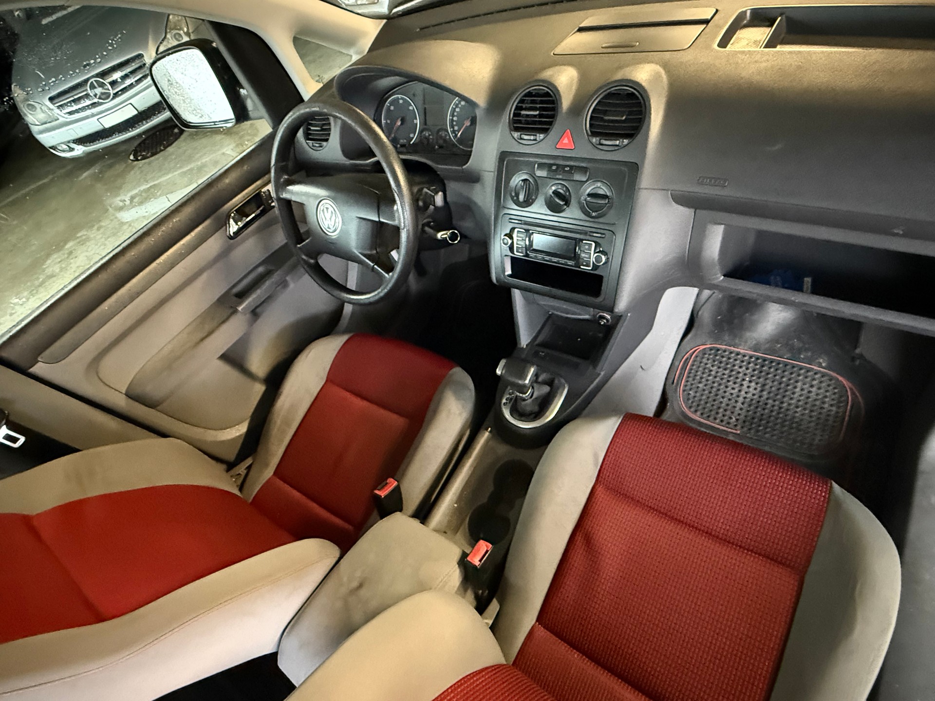 VW Caddy Life 1.9TDI PD-image-2