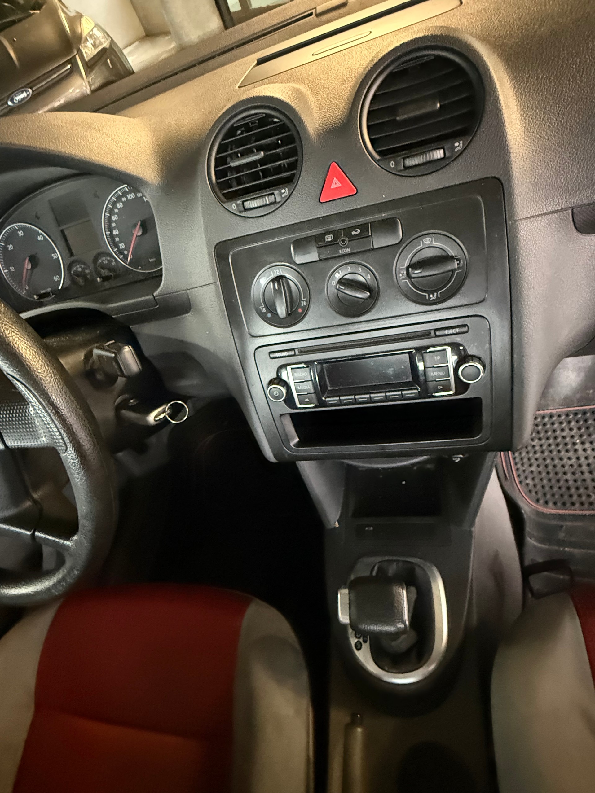 VW Caddy Life 1.9TDI PD-image-4