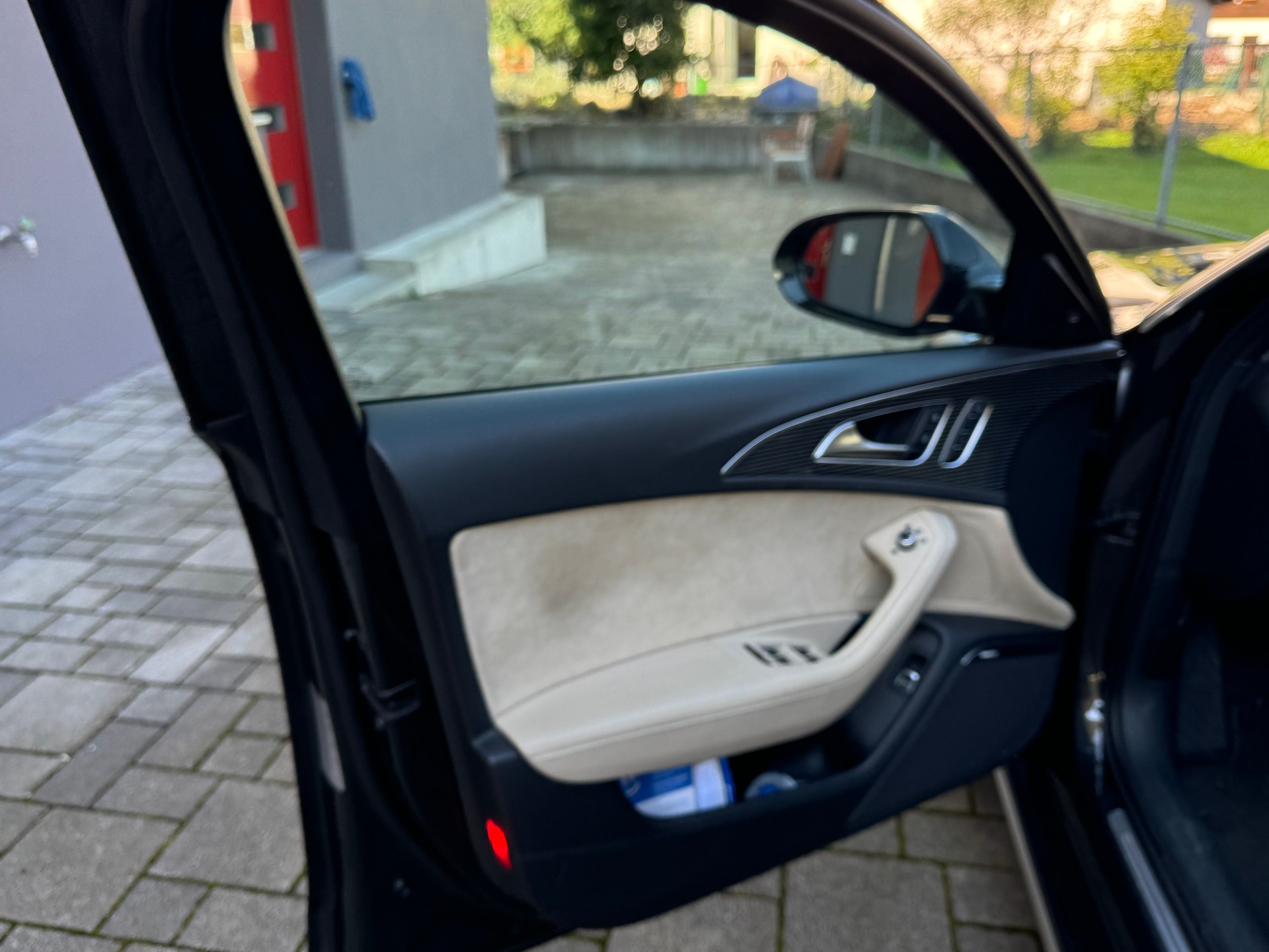 AUDI 3.0 V6 TDI 320 quattro-image-4