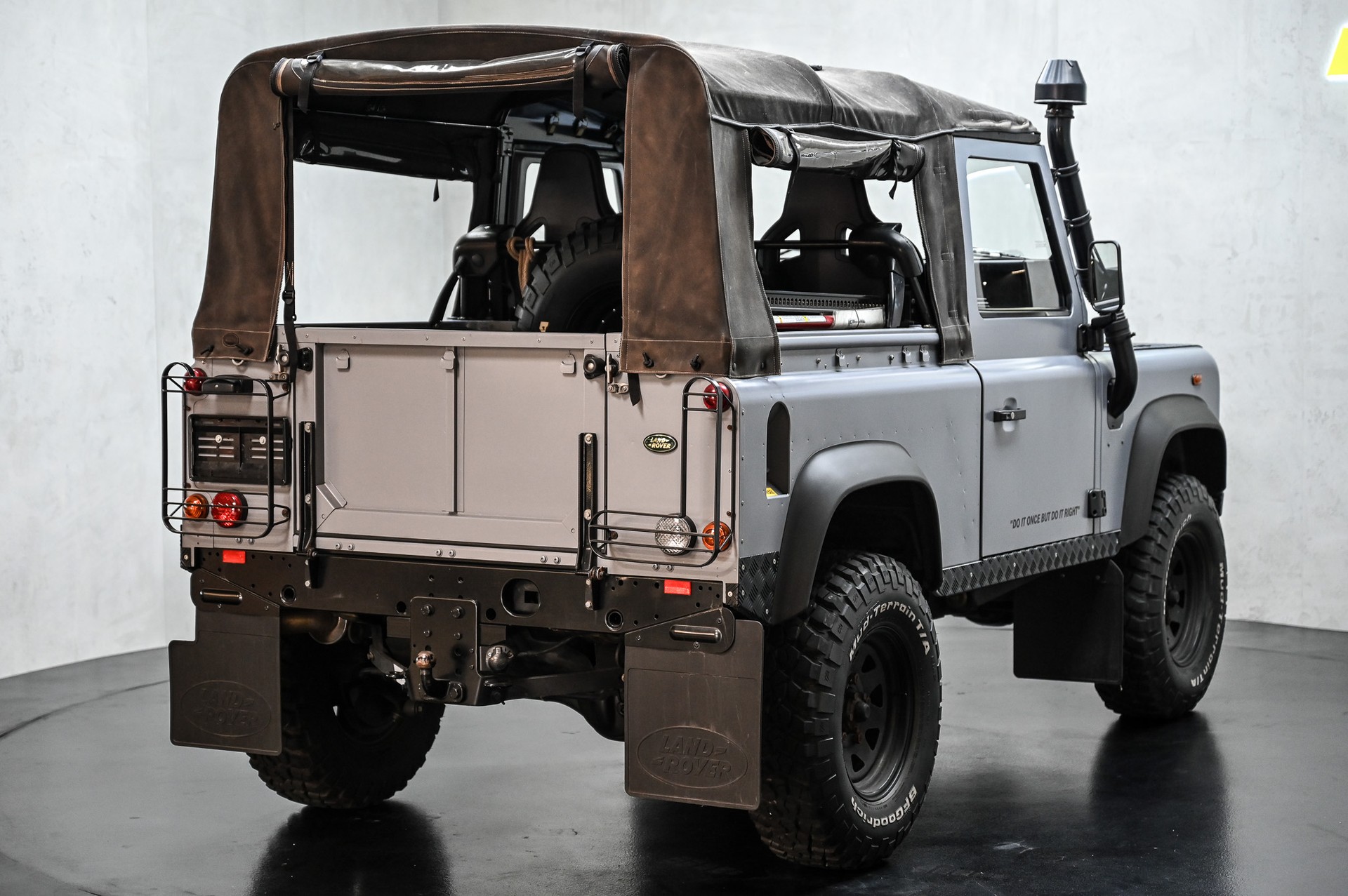LAND ROVER Defender 90 TD5-image-8