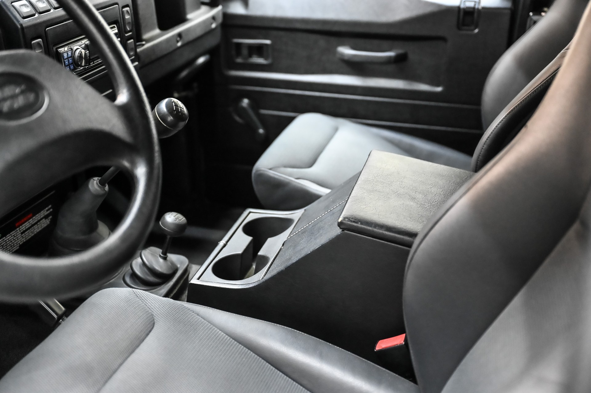 LAND ROVER Defender 90 TD5-image-27