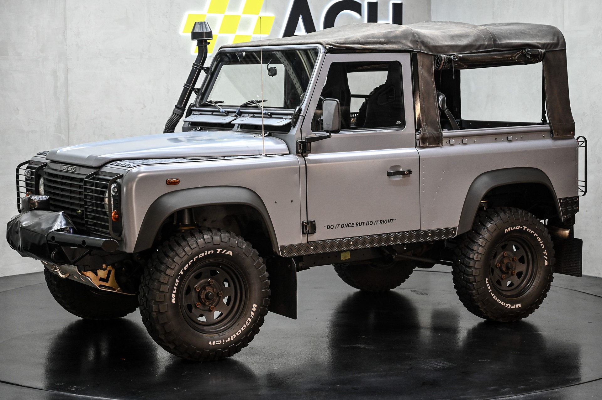 LAND ROVER Defender 90 TD5-image-3