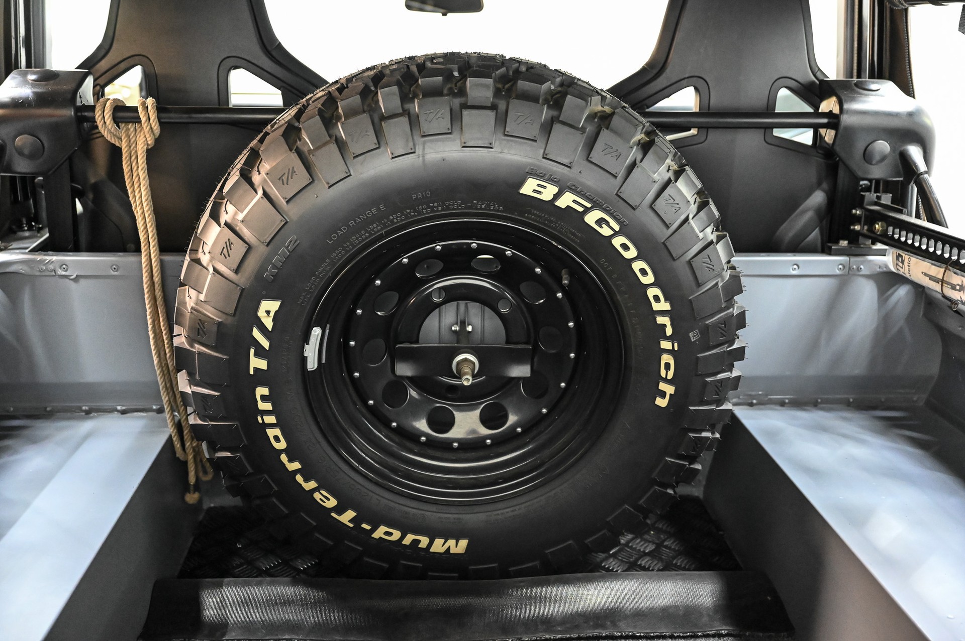 LAND ROVER Defender 90 TD5-image-28