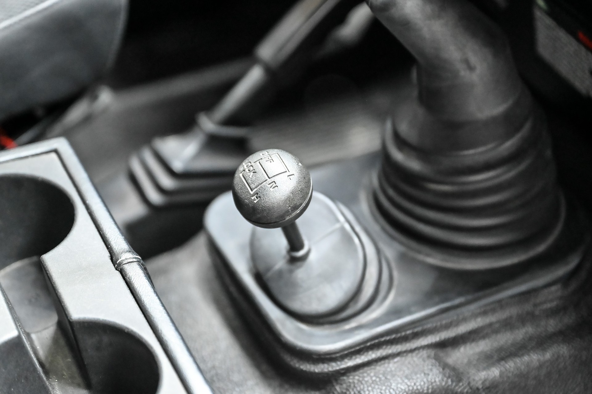 LAND ROVER Defender 90 TD5-image-31
