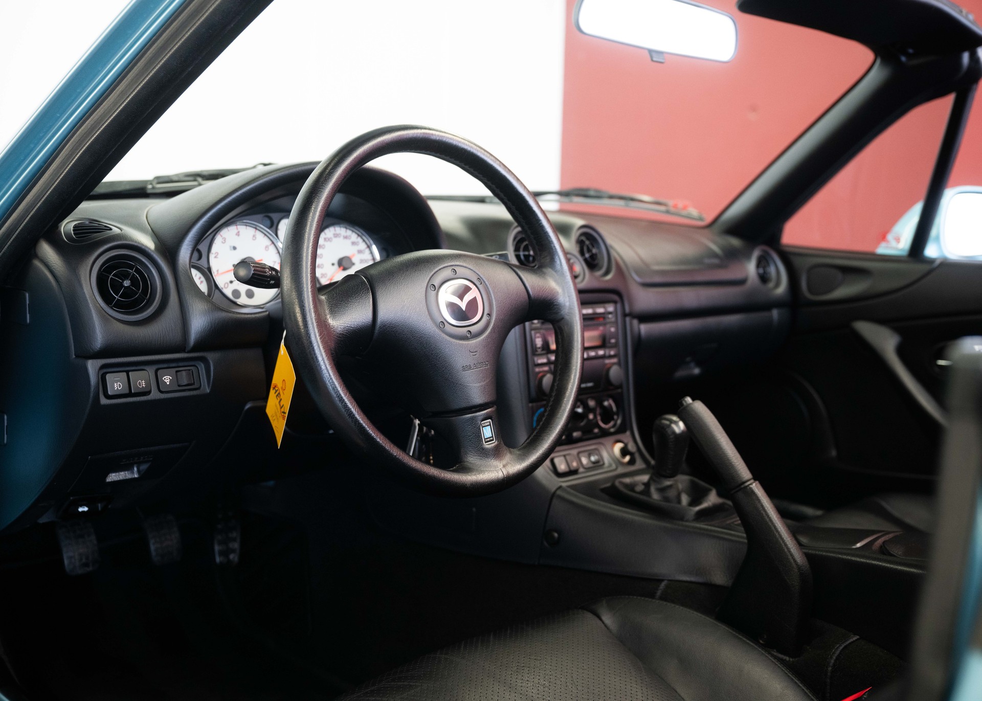 MAZDA MX-5 1.8i-16 Sport Youngster (1st hand, beautiful condition, full service history, 100% original)-image-18