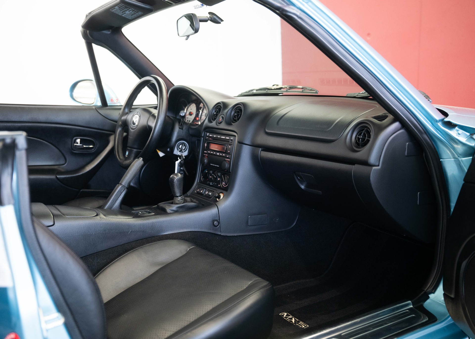 MAZDA MX-5 1.8i-16 Sport Youngster (1st hand, beautiful condition, full service history, 100% original)-image-20