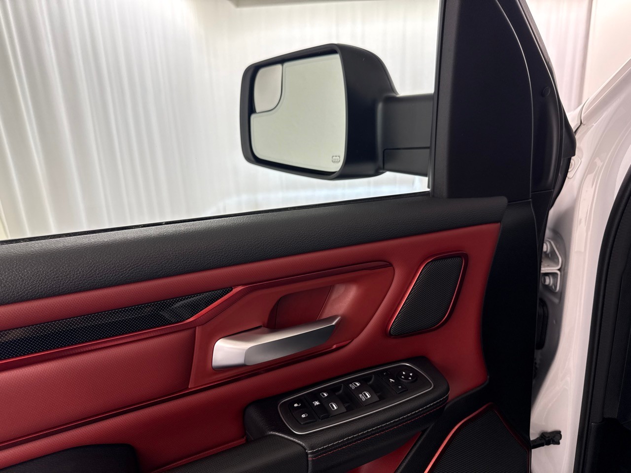 DODGE RAM 1500 5.7 Rebel-image-9