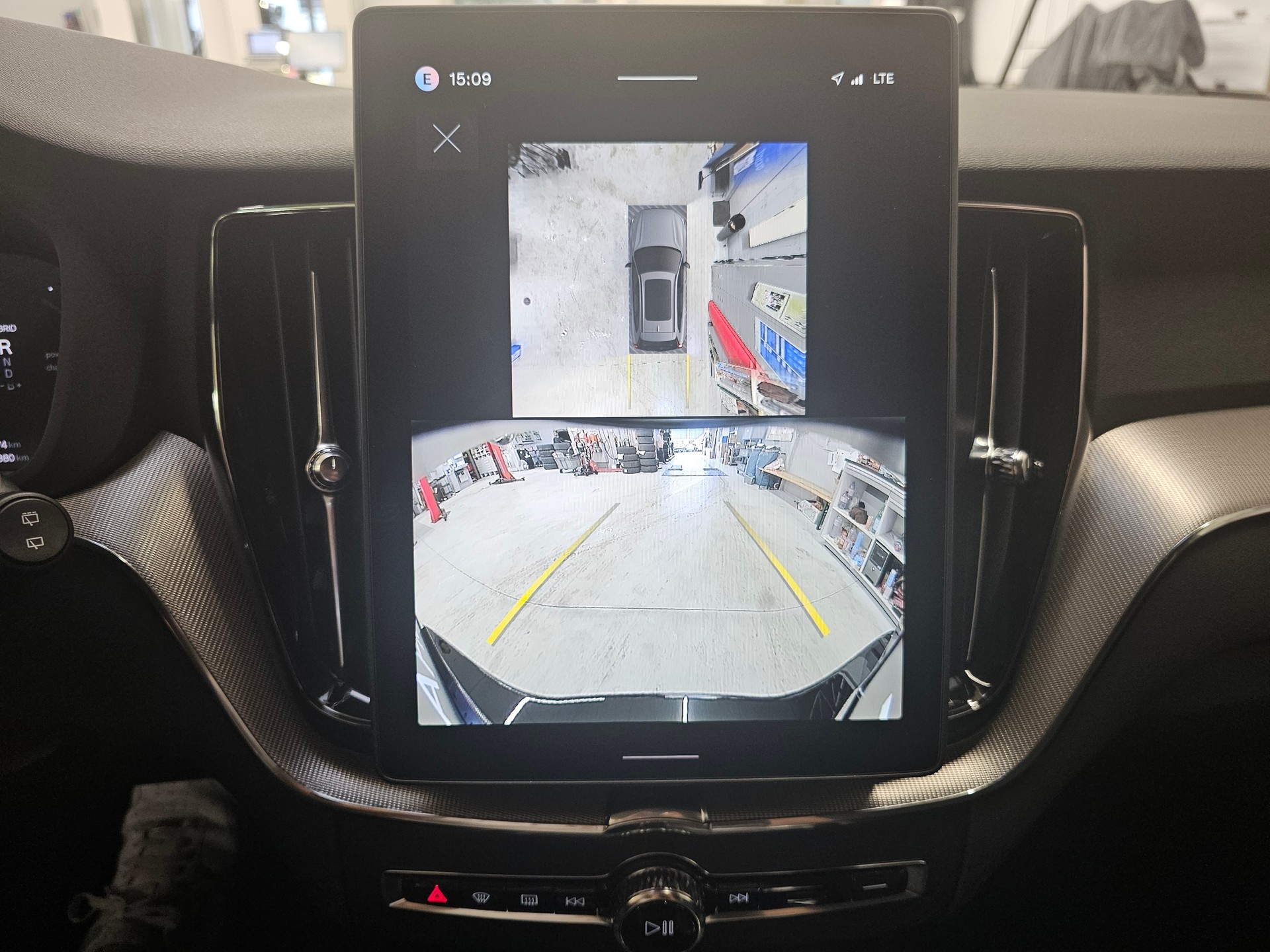 VOLVO XC60 T6 eAWD PluginHybrid Core Geartronic-image-12