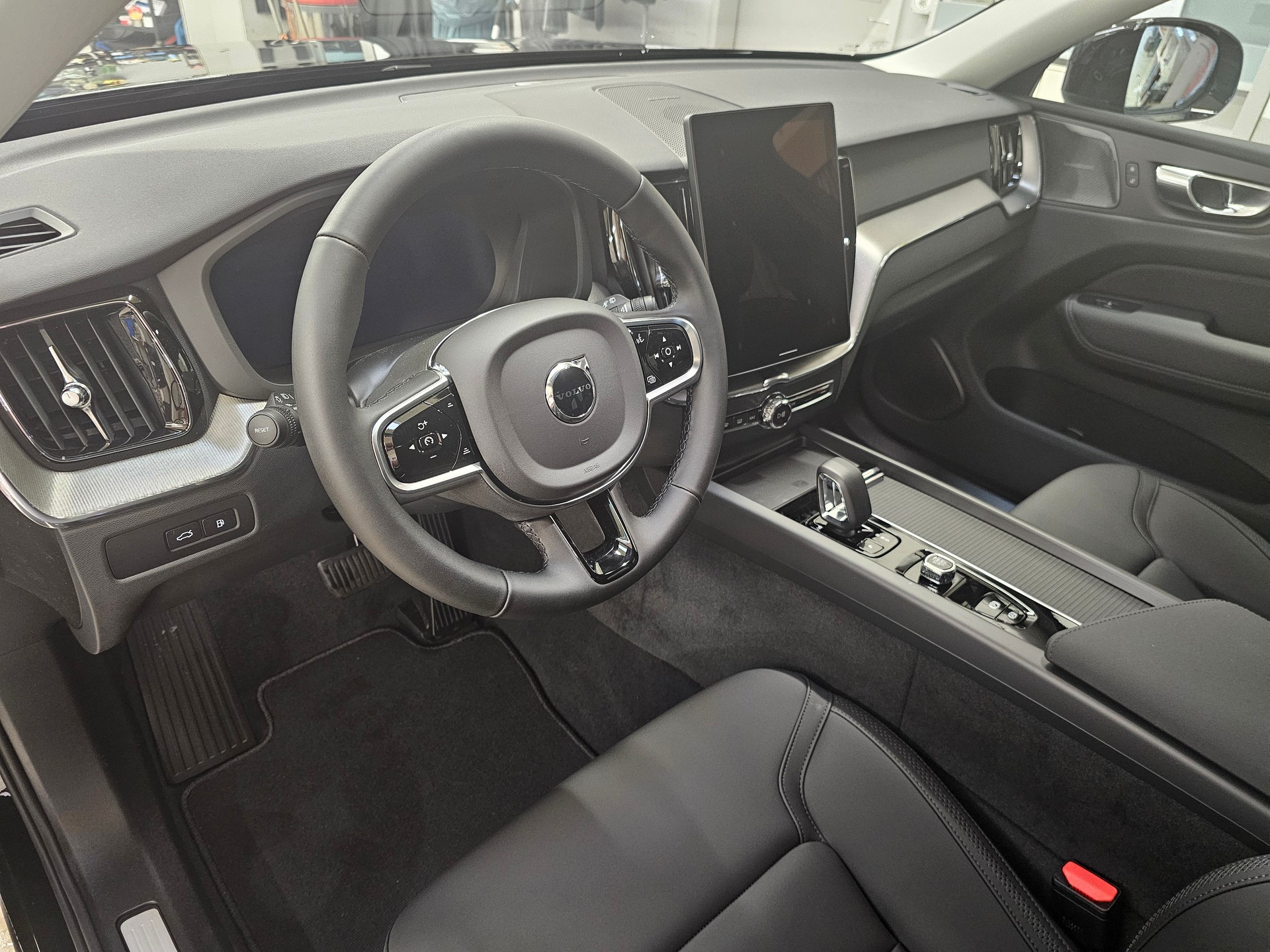 VOLVO XC60 T6 eAWD PluginHybrid Core Geartronic-image-8