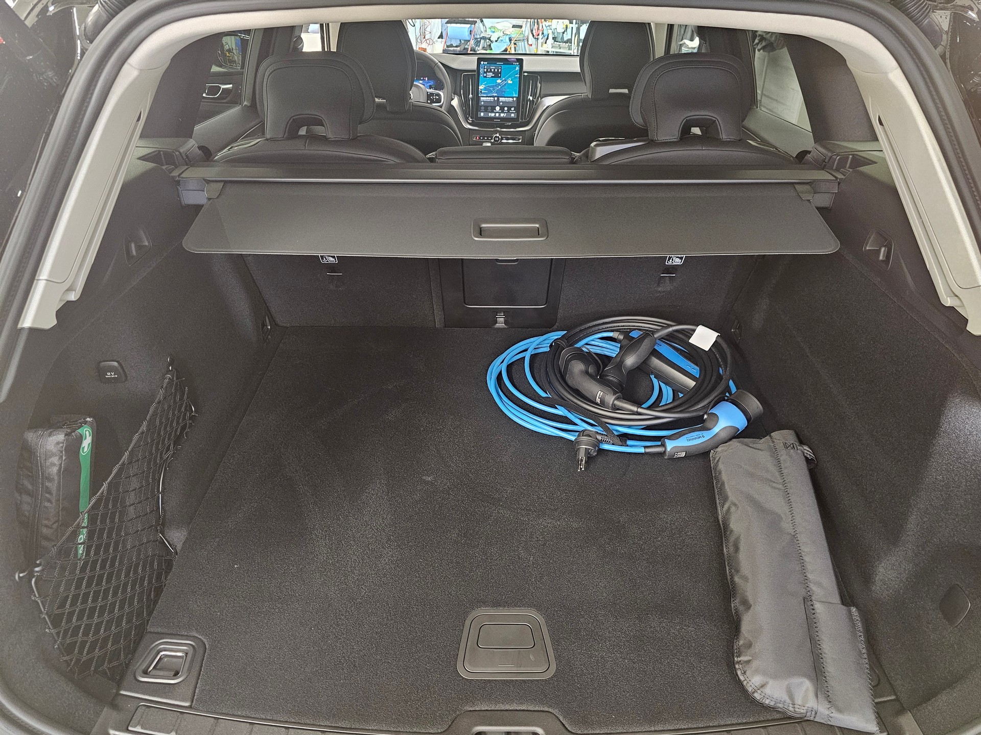 VOLVO XC60 T6 eAWD PluginHybrid Core Geartronic-image-16