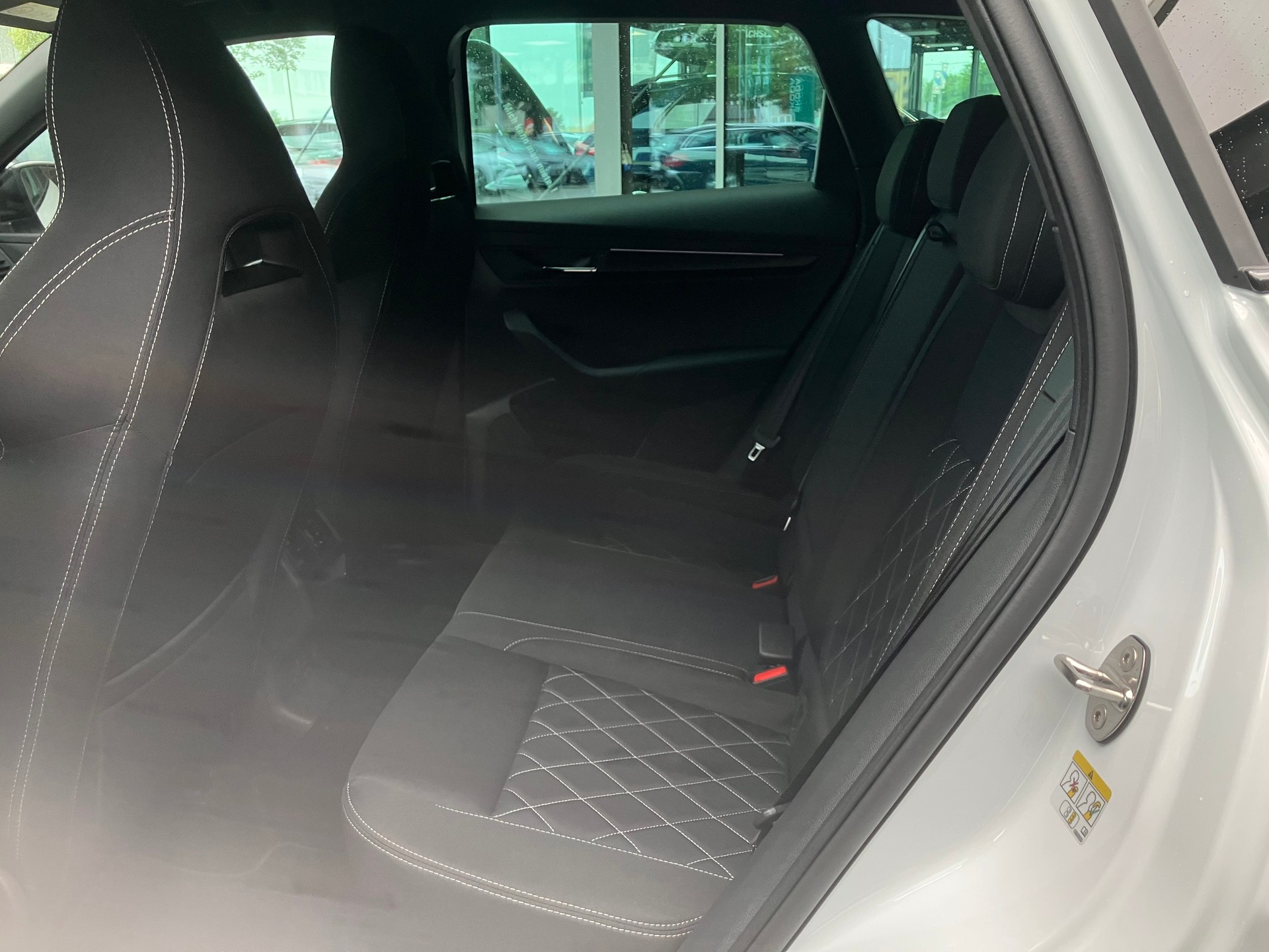 SKODA Karoq 2.0 TSI SportLine 4x4 DSG-image-7