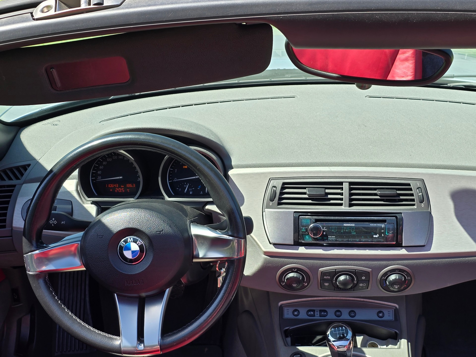 BMW 3.0i-image-4