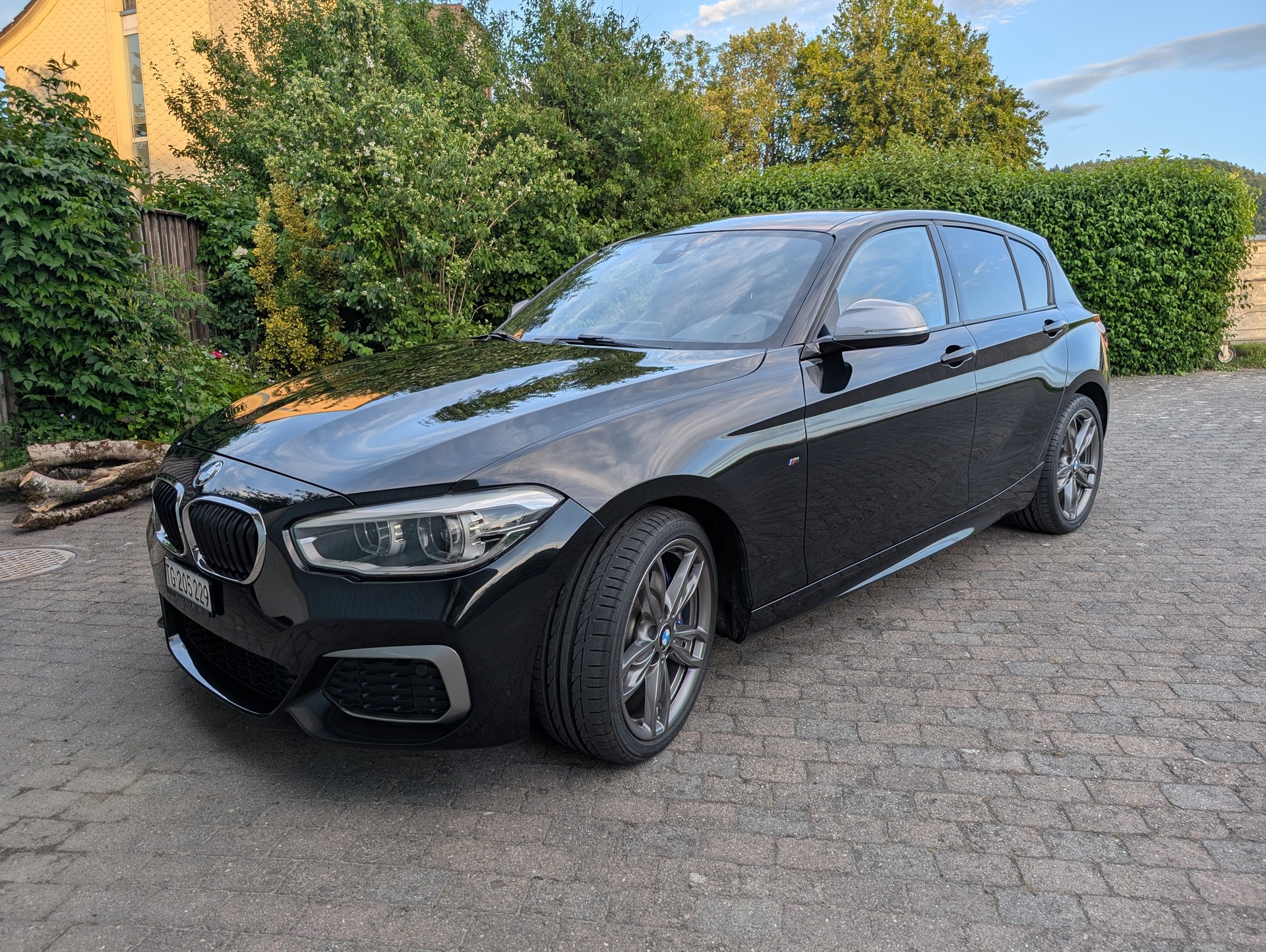 BMW M135i xDrive-image-0