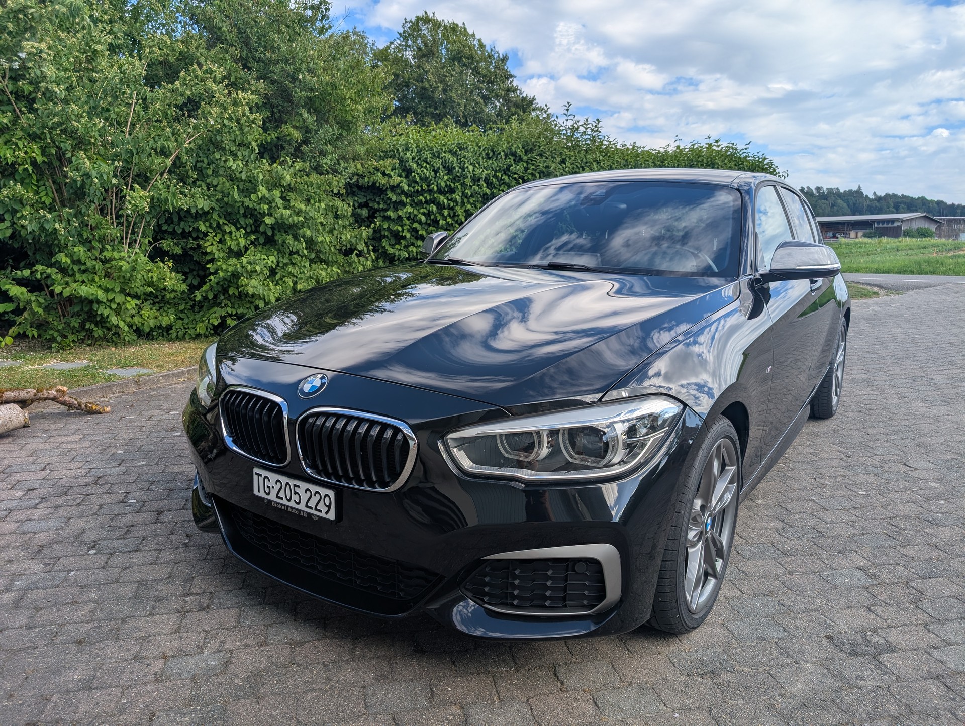 BMW M135i xDrive-image-4