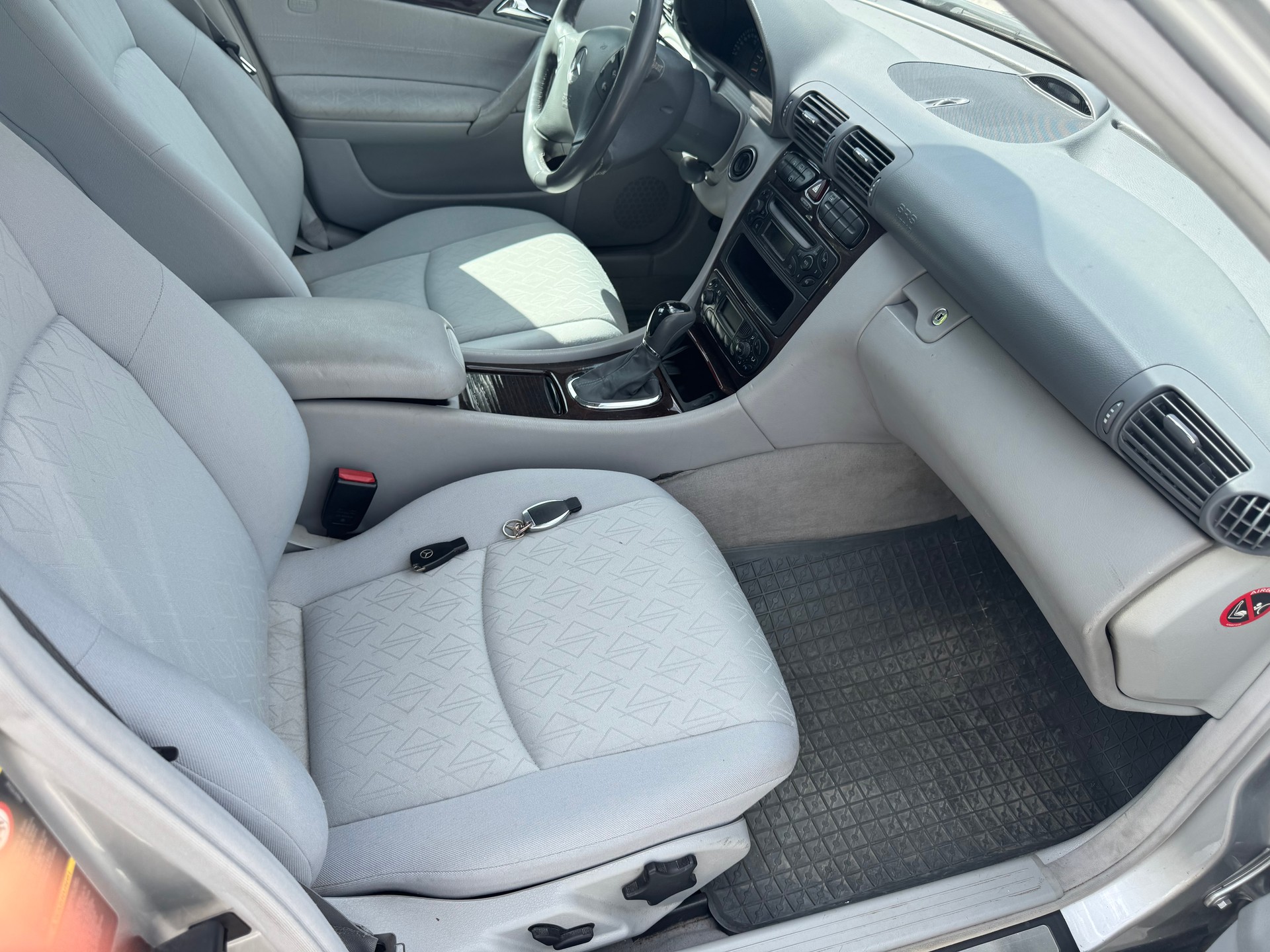 MERCEDES-BENZ C 320 Classic 4Matic Automatic-image-4