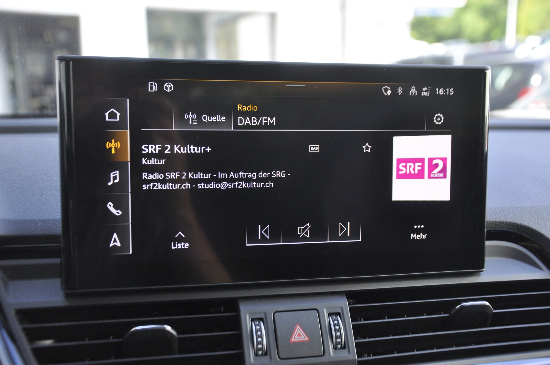 AUDI Q5 40 TDI Black Edition quattro S-tronic I Anhängerkupplung-image-12