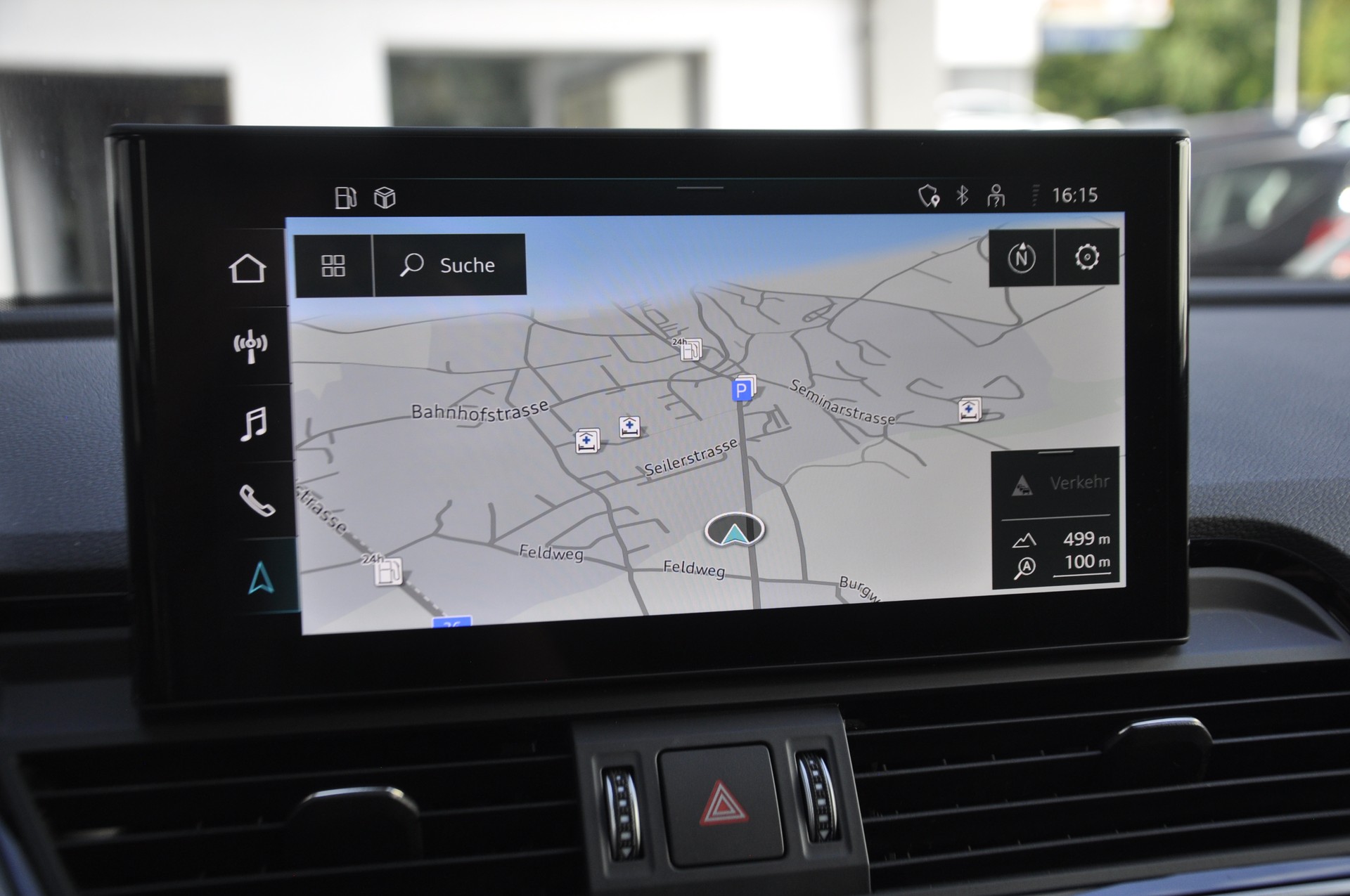 AUDI Q5 40 TDI Black Edition quattro S-tronic I Anhängerkupplung-image-11