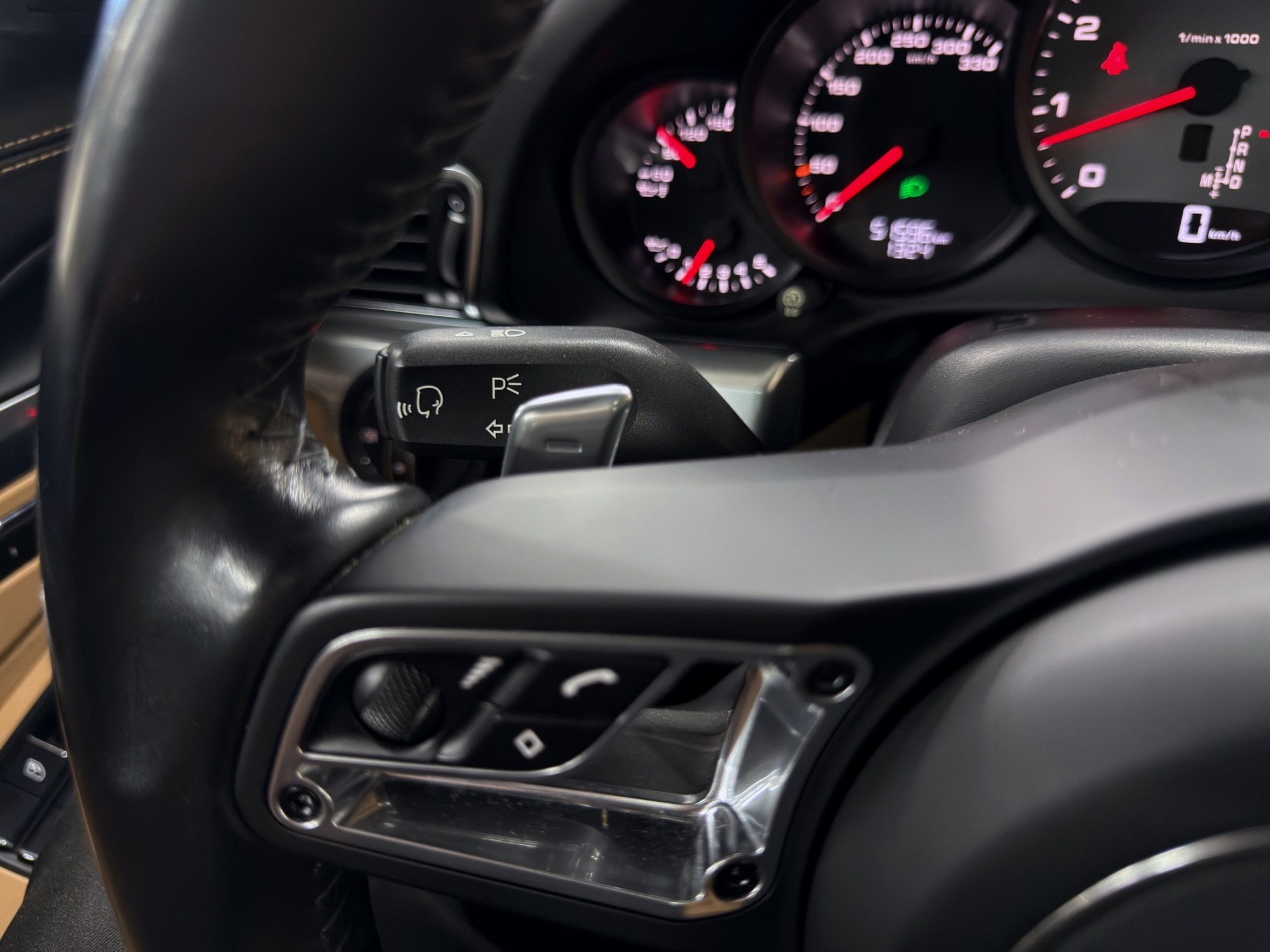 PORSCHE 911 Carrera 4S PDK-image-27