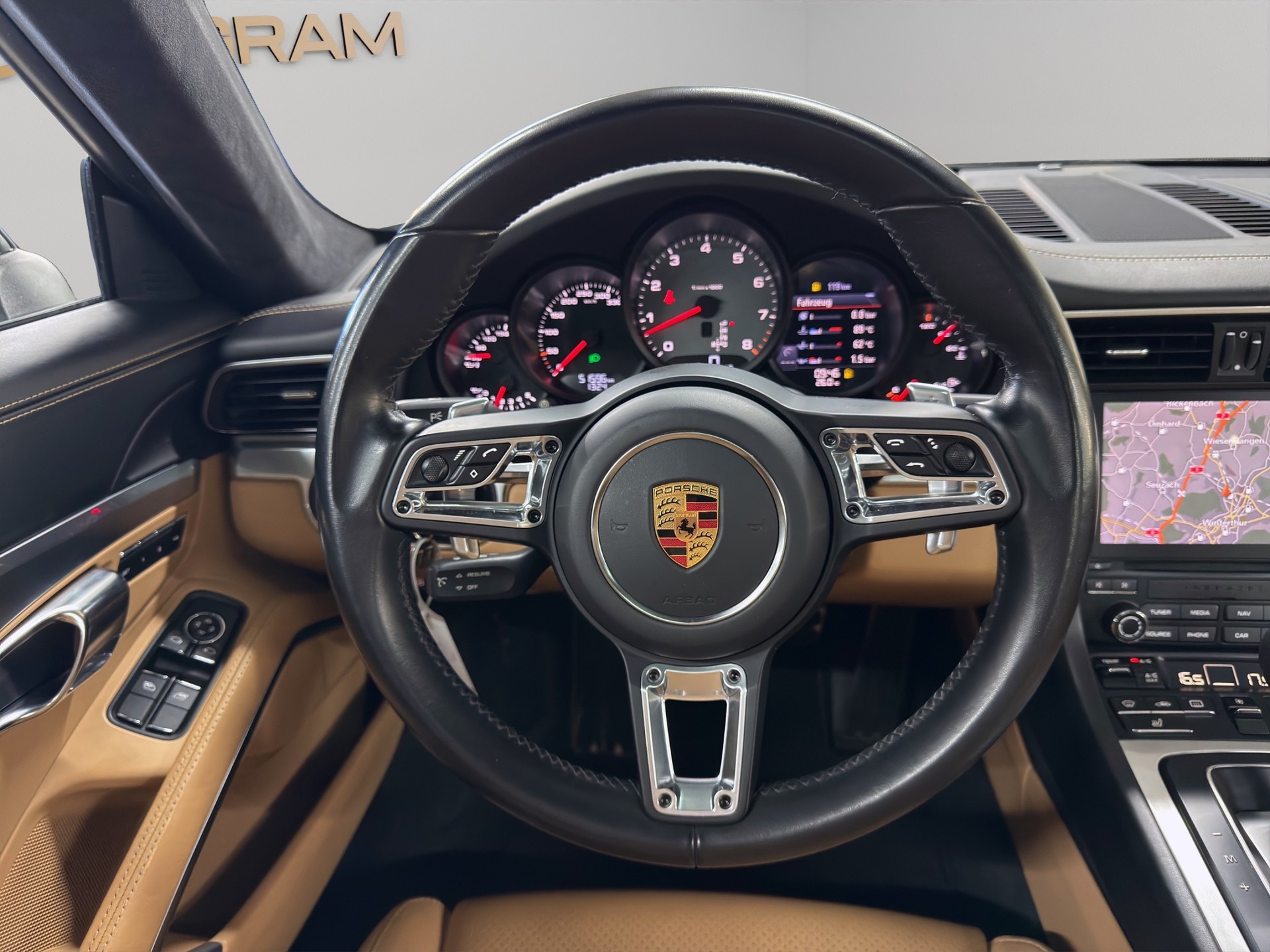 PORSCHE 911 Carrera 4S PDK-image-22