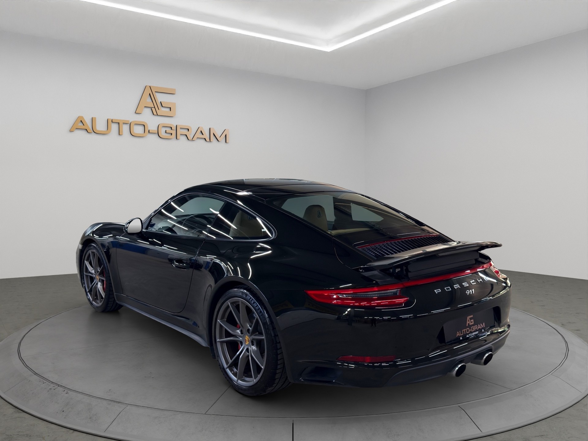PORSCHE 911 Carrera 4S PDK-image-3