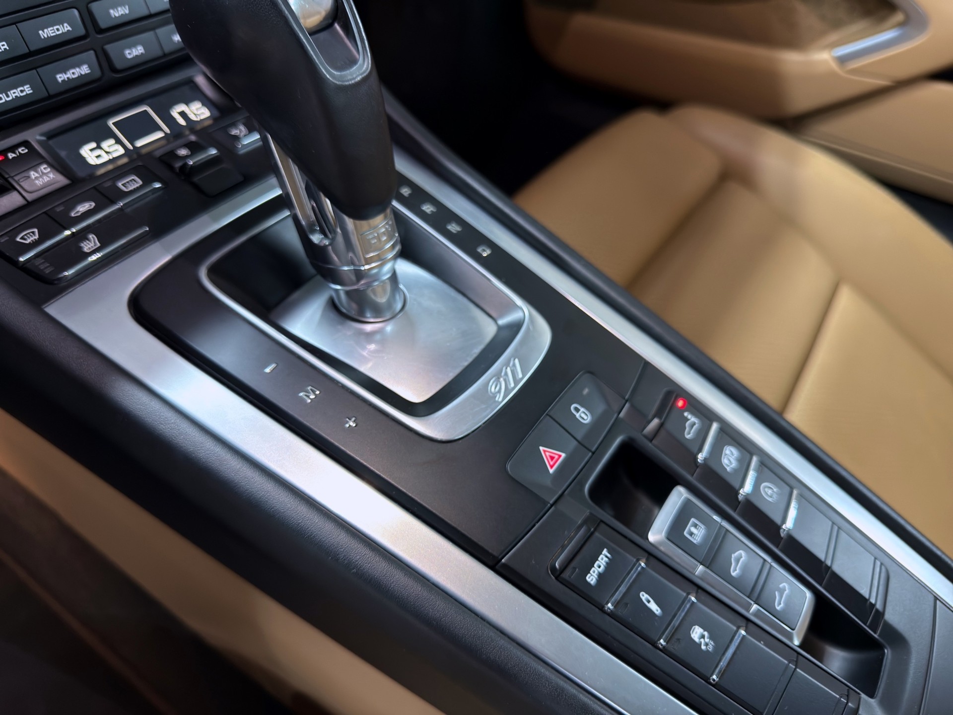 PORSCHE 911 Carrera 4S PDK-image-25