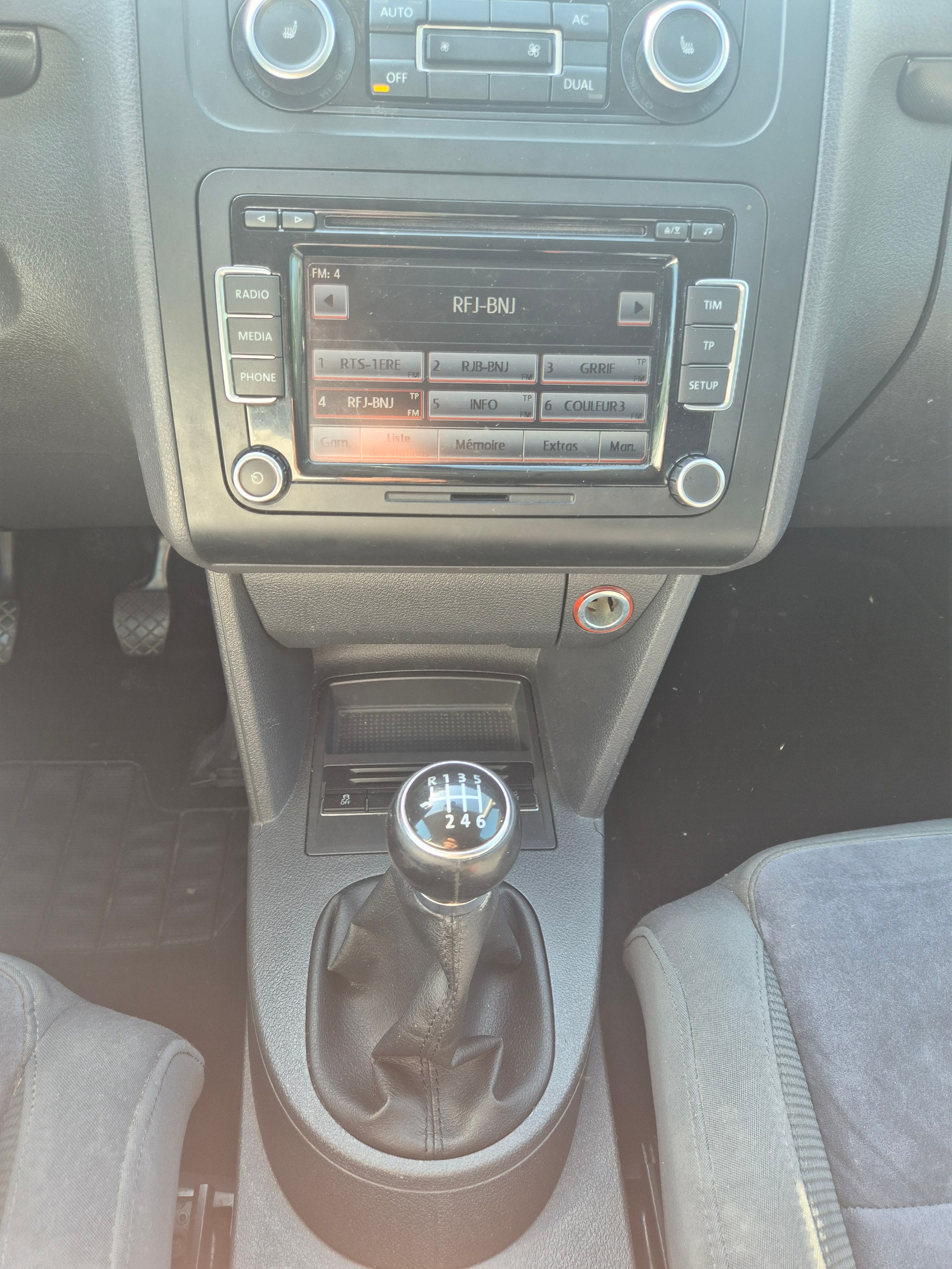 VW Touran 2.0 TDI Comfortline-image-10