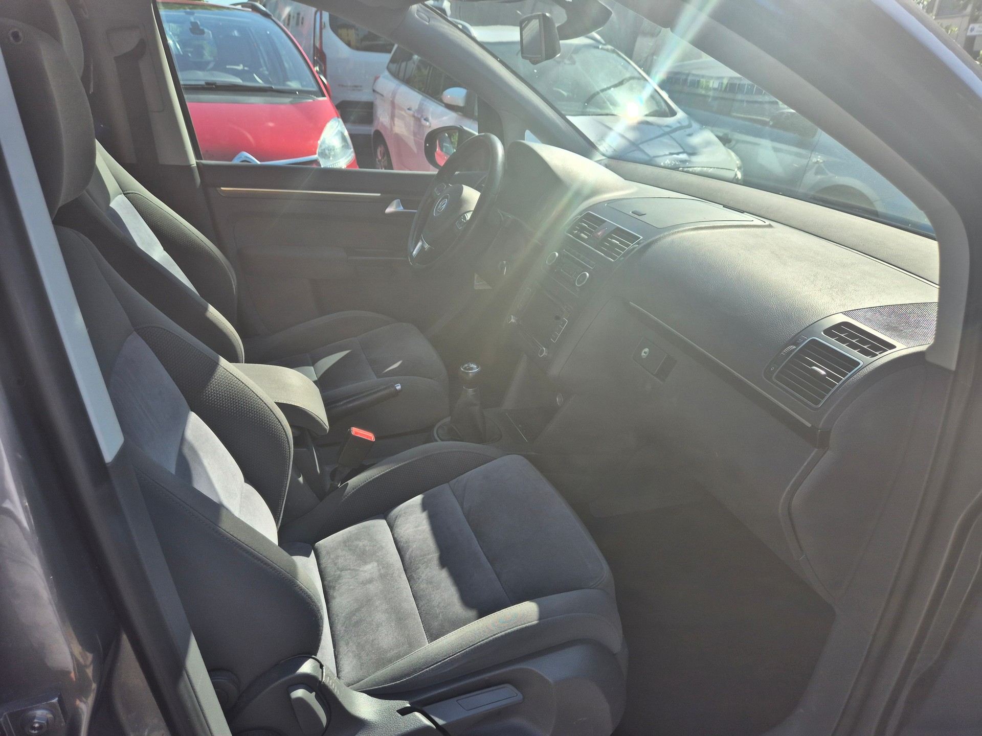 VW Touran 2.0 TDI Comfortline-image-7
