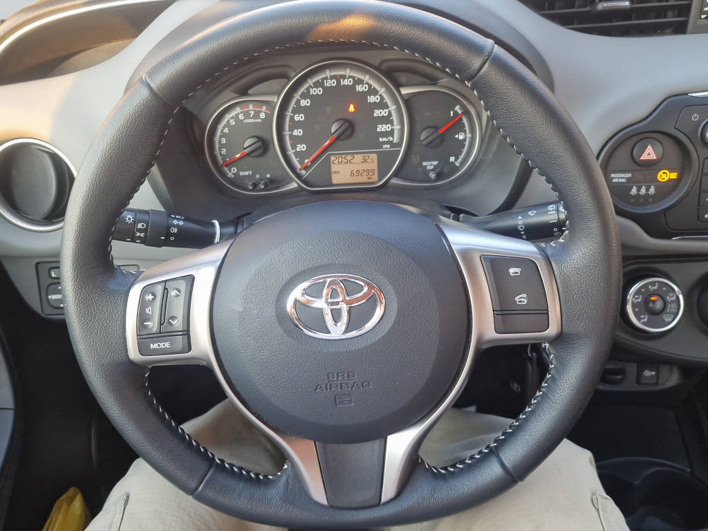TOYOTA Yaris 1.33 VVT-i Luna-image-14