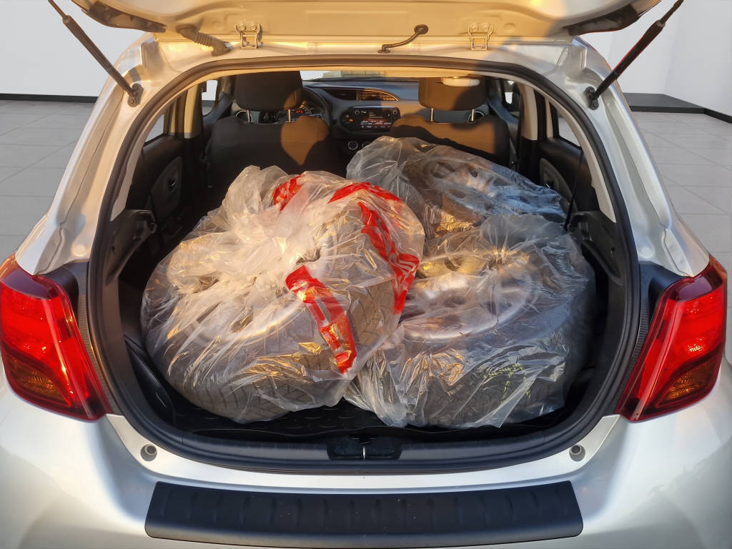 TOYOTA Yaris 1.33 VVT-i Luna-image-15