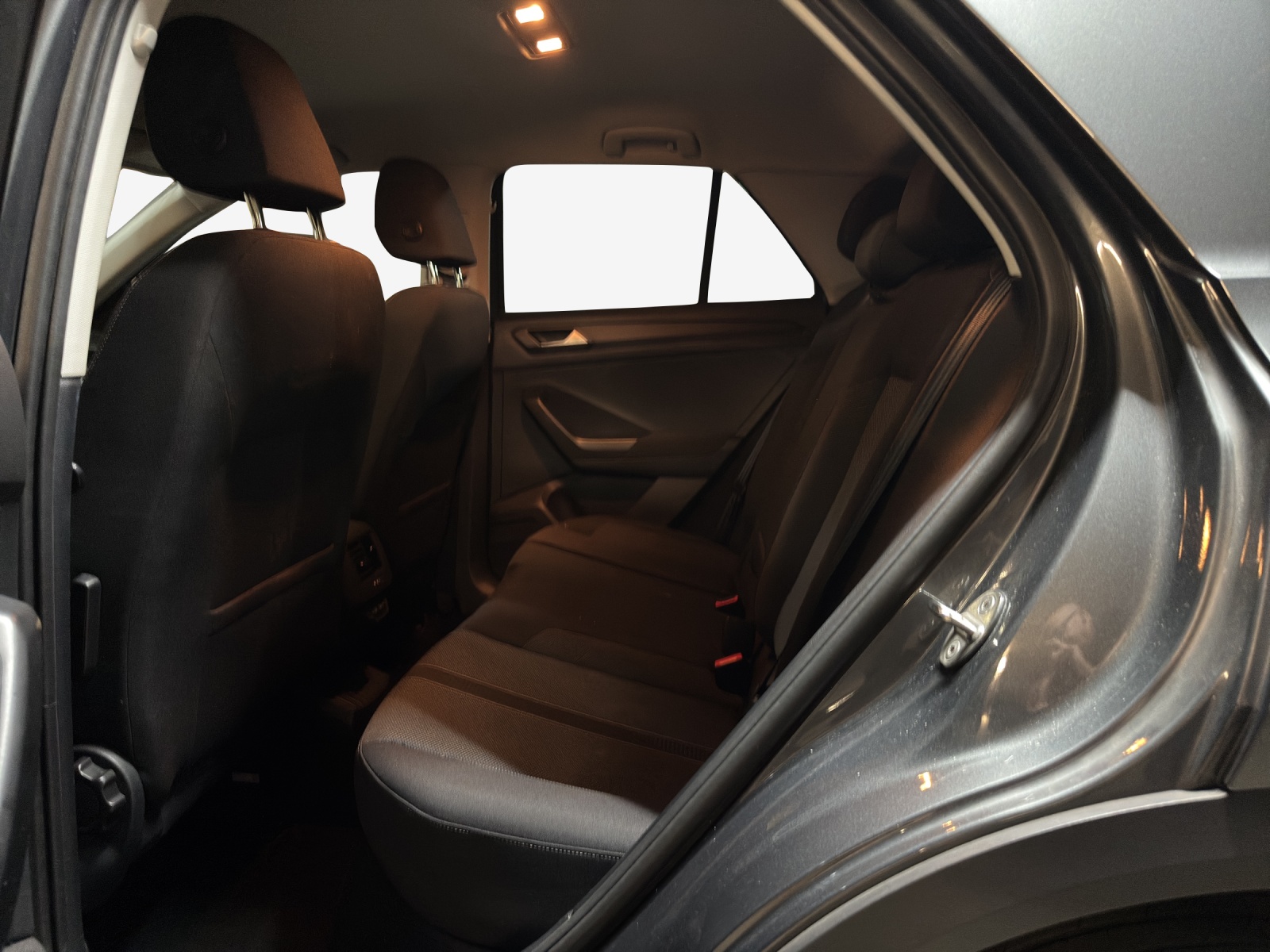 VW T-Roc 1.5 TSI EVO Life DSG-image-11