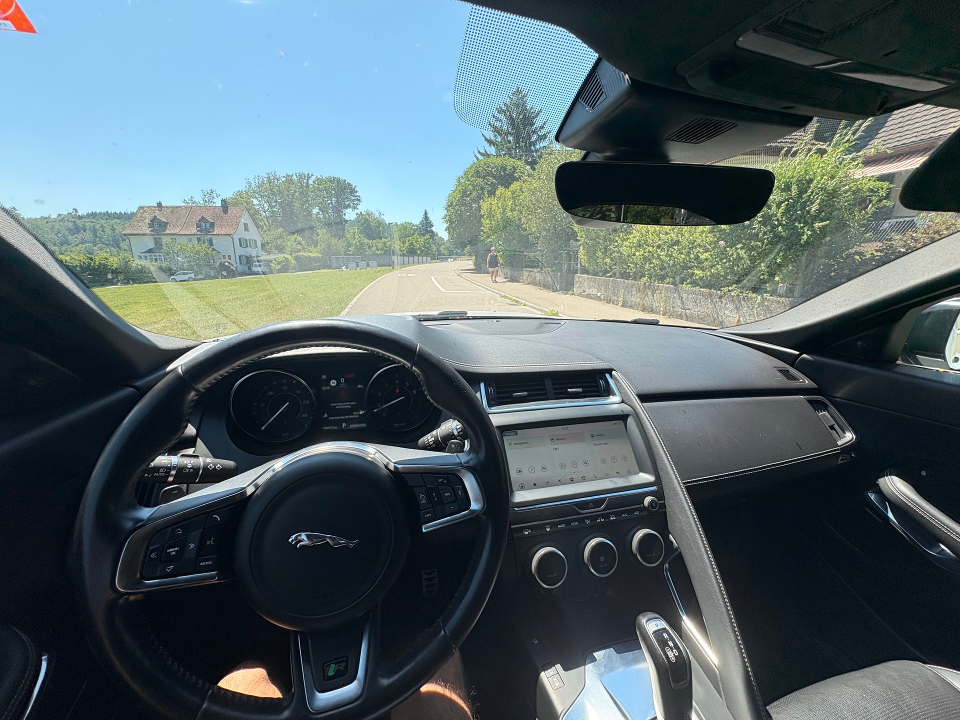 JAGUAR 2.0 T 250 R-Dynamic AWD-image-5