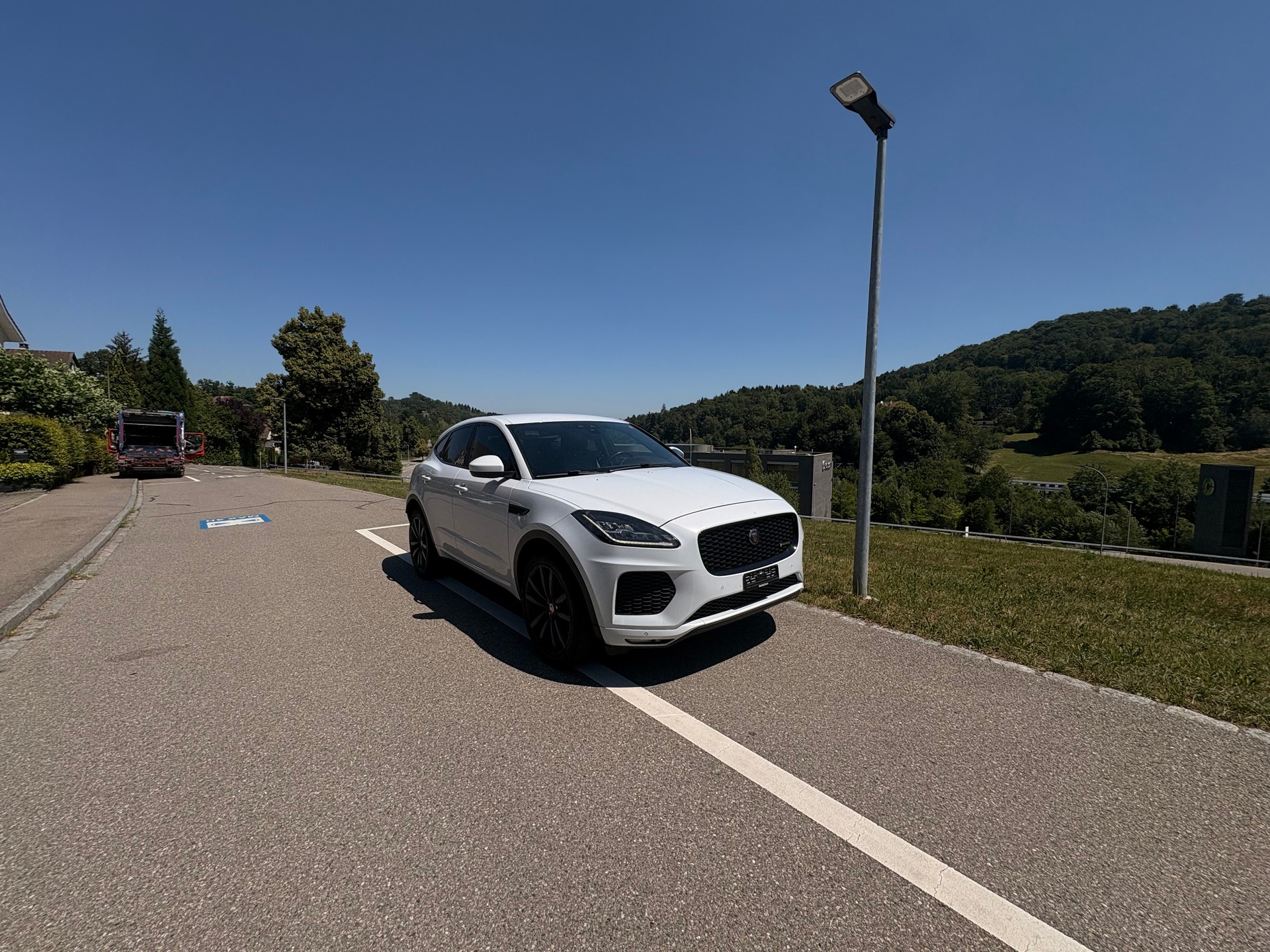 JAGUAR 2.0 T 250 R-Dynamic AWD-image-1