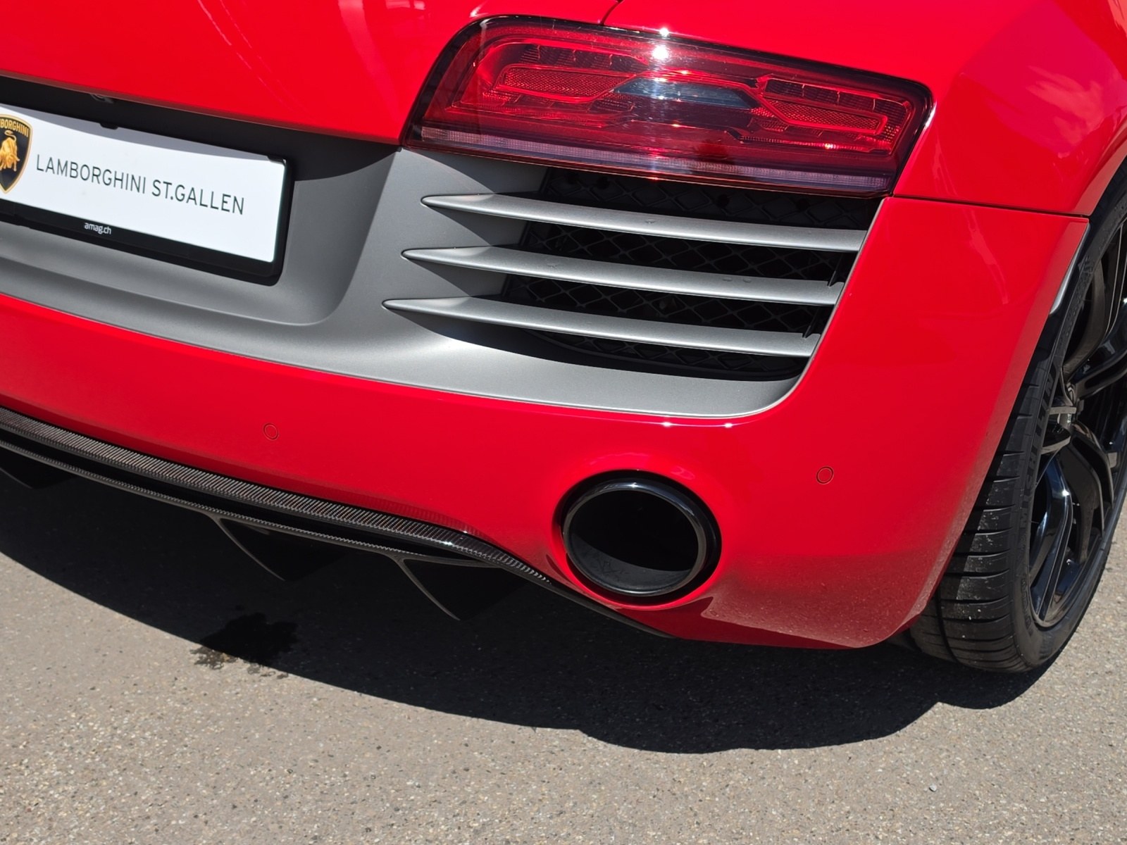 AUDI R8 Coupé 5.2 FSI V10 plus quattro S-Tr-image-12