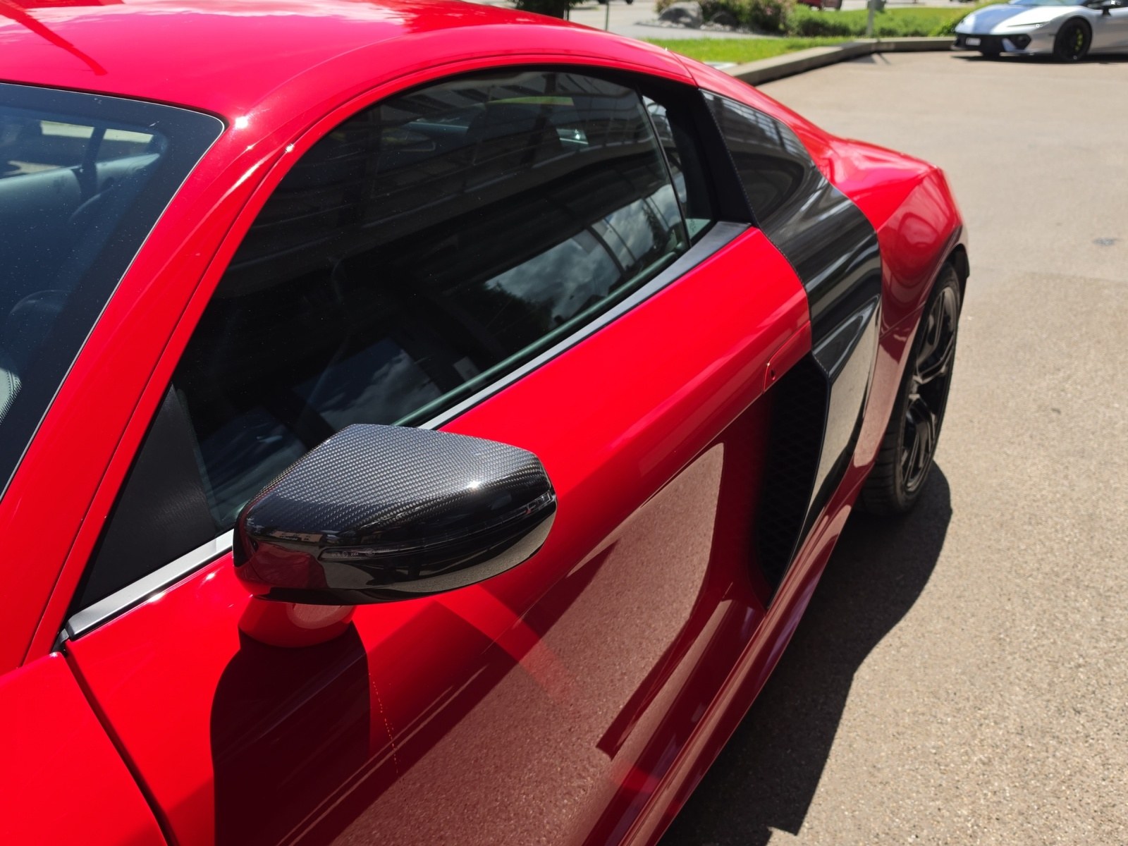AUDI R8 Coupé 5.2 FSI V10 plus quattro S-Tr-image-10