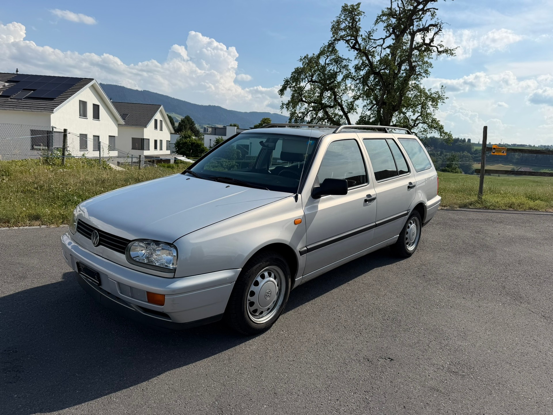 VW Golf Variant 2000 Swiss-Line syncro-image-0