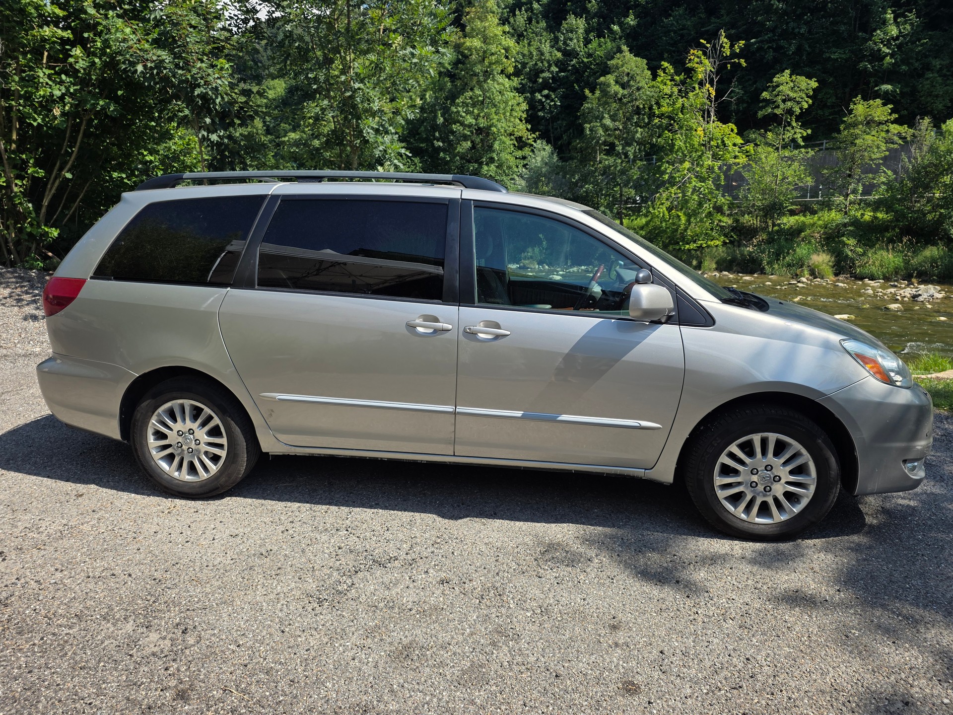 TOYOTA XLE Limited AWD ☆☆☆ Frisch ab MFK und Service ☆☆☆-showroom-element-2