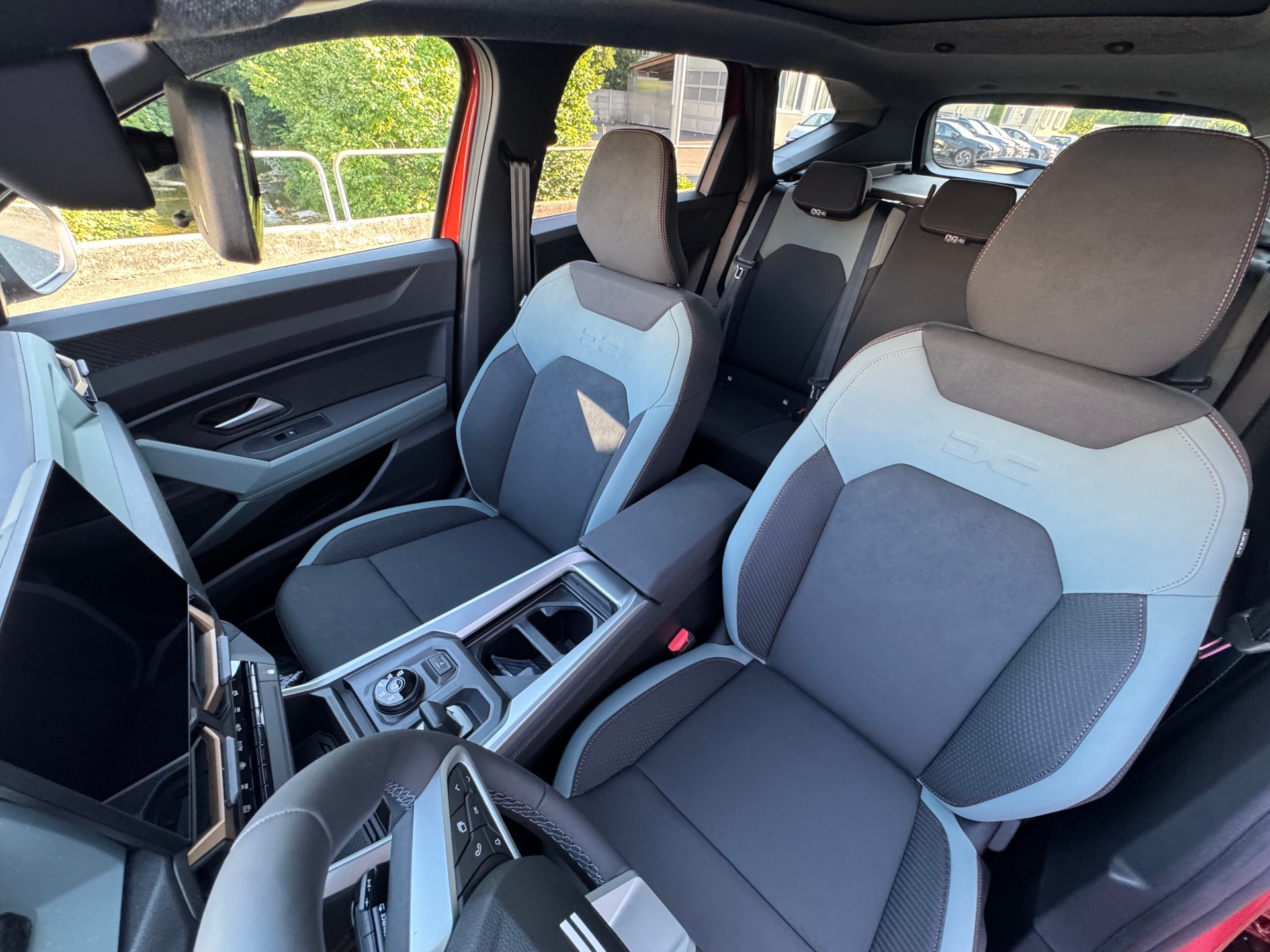 DACIA Bigster TCe 150 48V Extreme 4x4-image-14